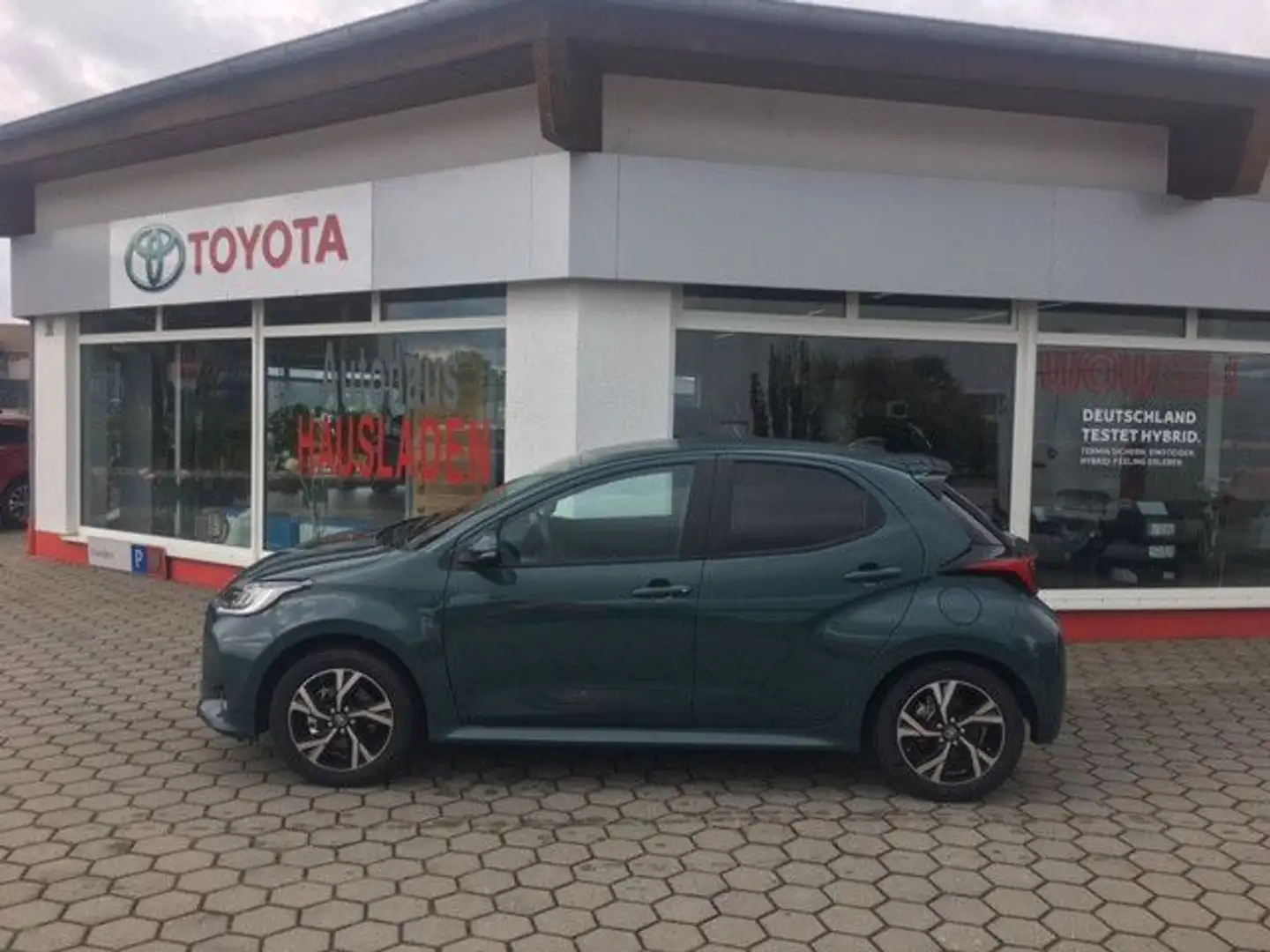 Toyota Yaris Hybrid Teamplayer Groen - 2