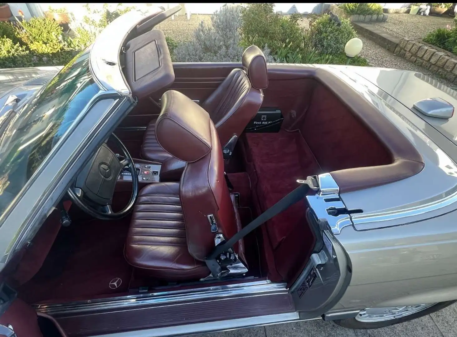 Mercedes-Benz SL 560 H-Kennzeichen,TÜV neu Gold - 2