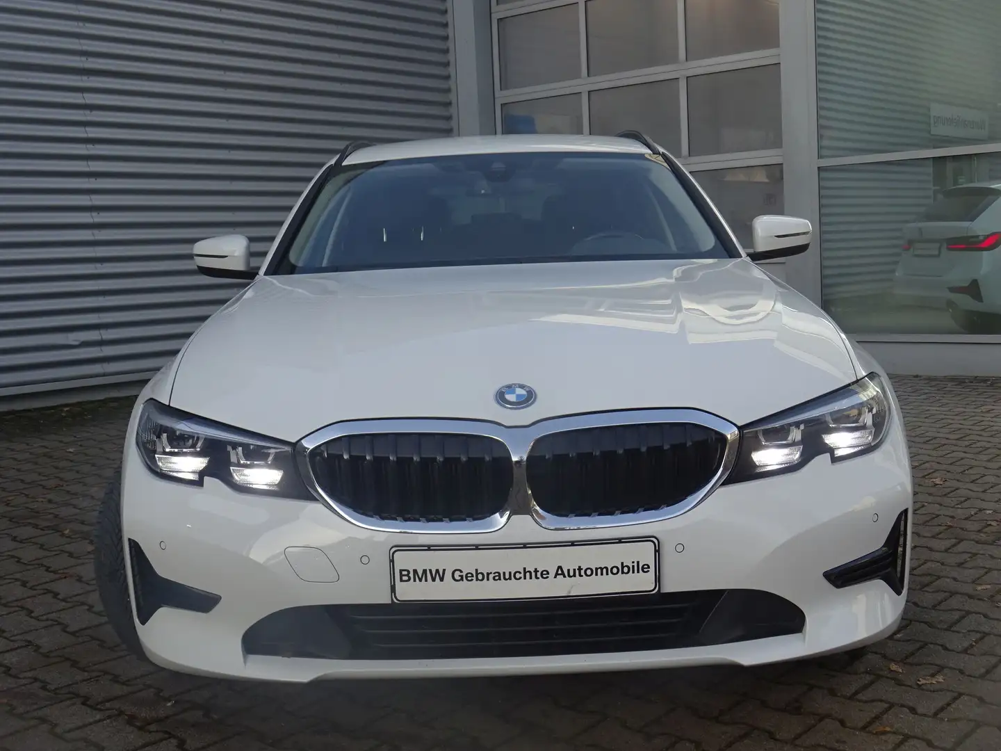 BMW 320 e Tour. Advantage LivePro Sportsitze 18LM SH Blanc - 2