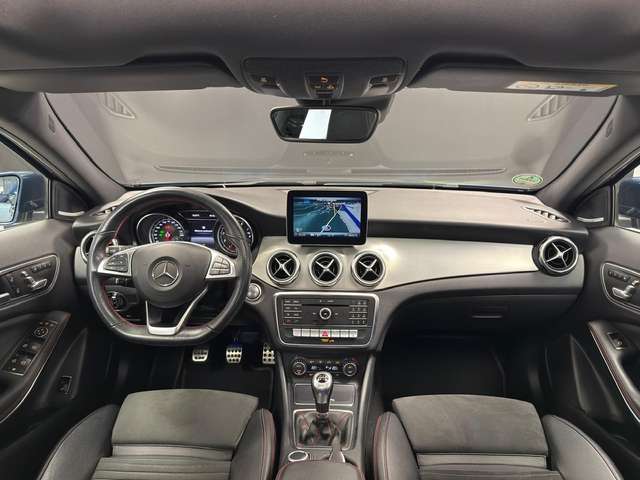 Mercedes-Benz GLA 180 — photo 9