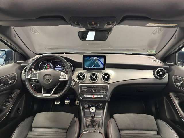 Mercedes-Benz GLA 180 — photo 9
