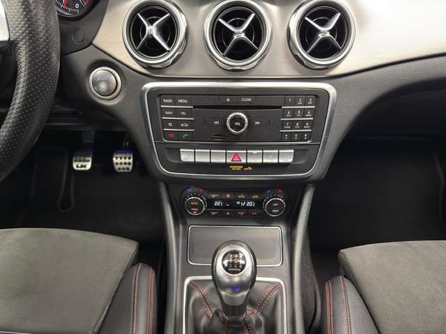 Mercedes-Benz GLA 180 — photo 19