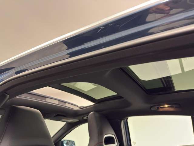 Mercedes-Benz GLA 180 — photo 16