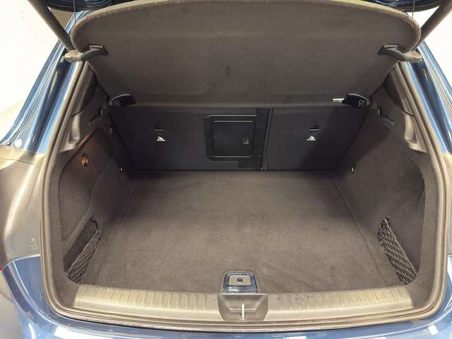 Mercedes-Benz GLA 180 — photo 17