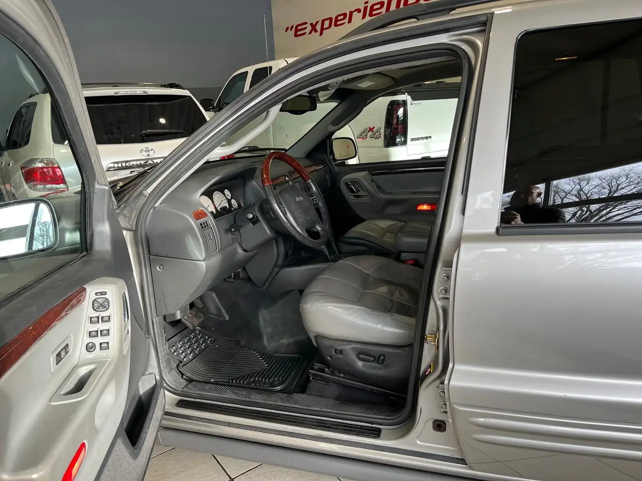 Jeep Grand Cherokee снимка Jeep Grand Cherokee