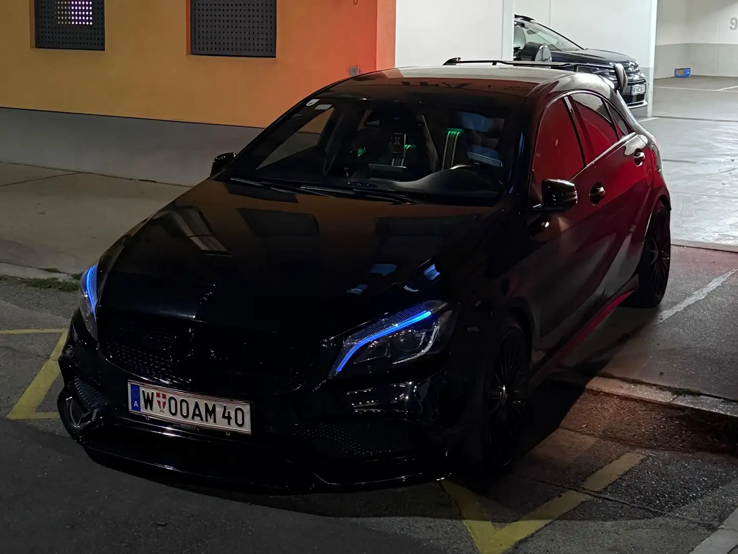 Mercedes-Benz A 250 A 250 Sport 4MATIC Petronas Edition Schwarz - 1