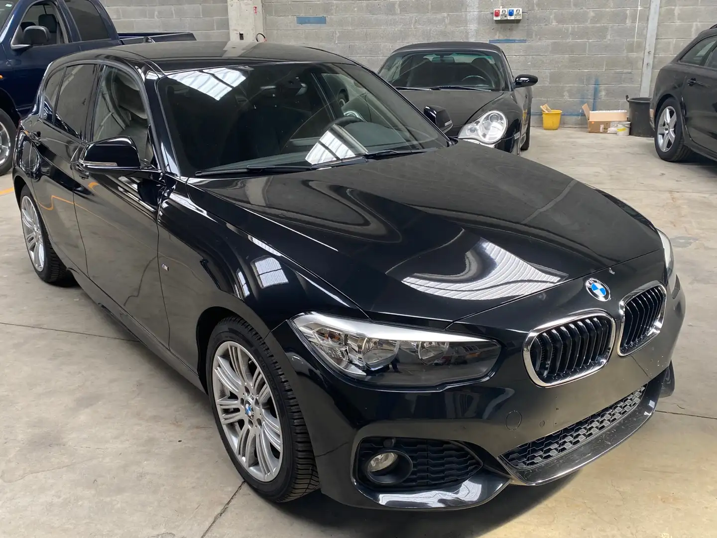 BMW 118 118i 5p M sport Schwarz - 2