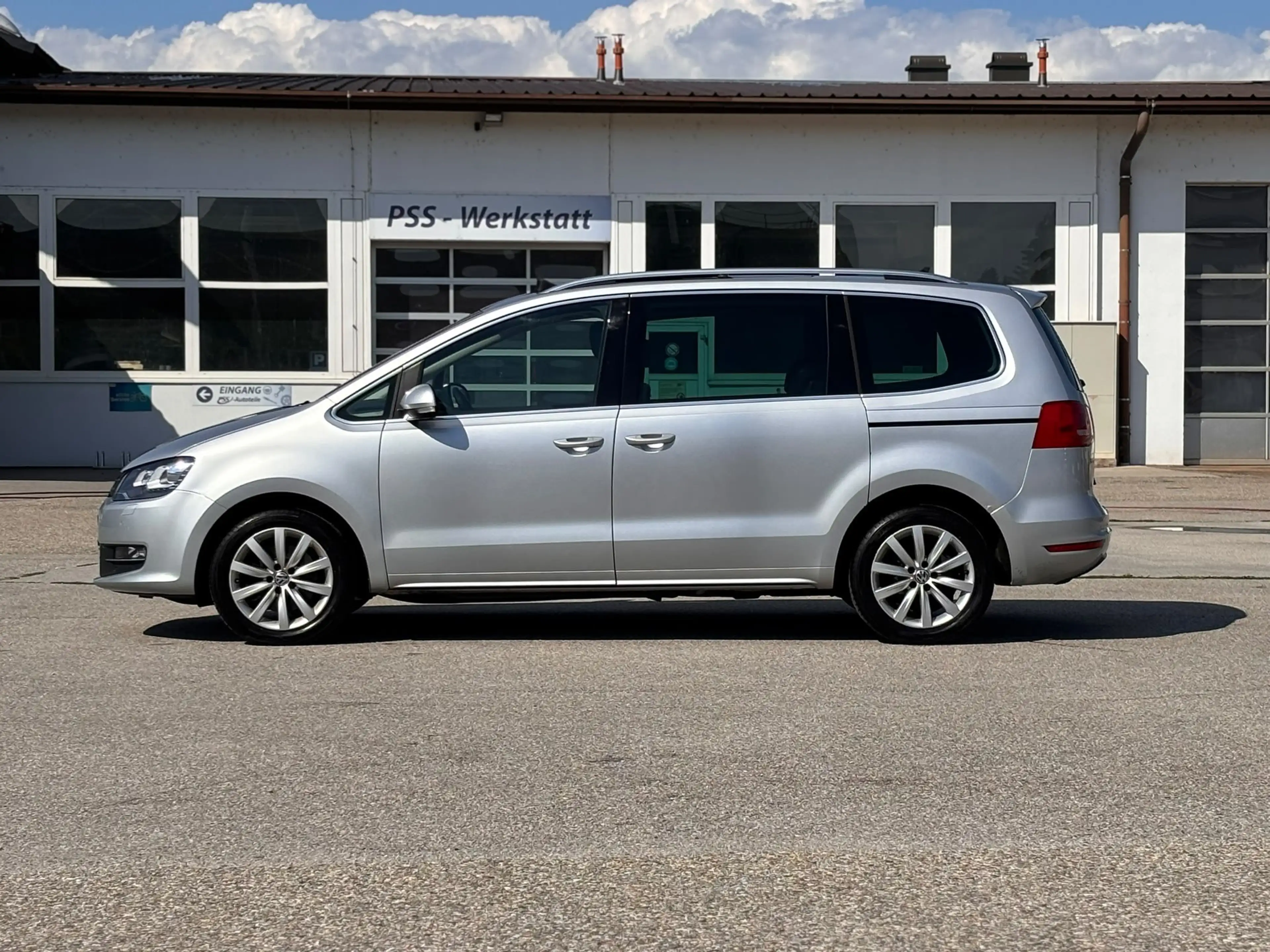 Volkswagen Sharan Highline BMT 4Motion — photo 3