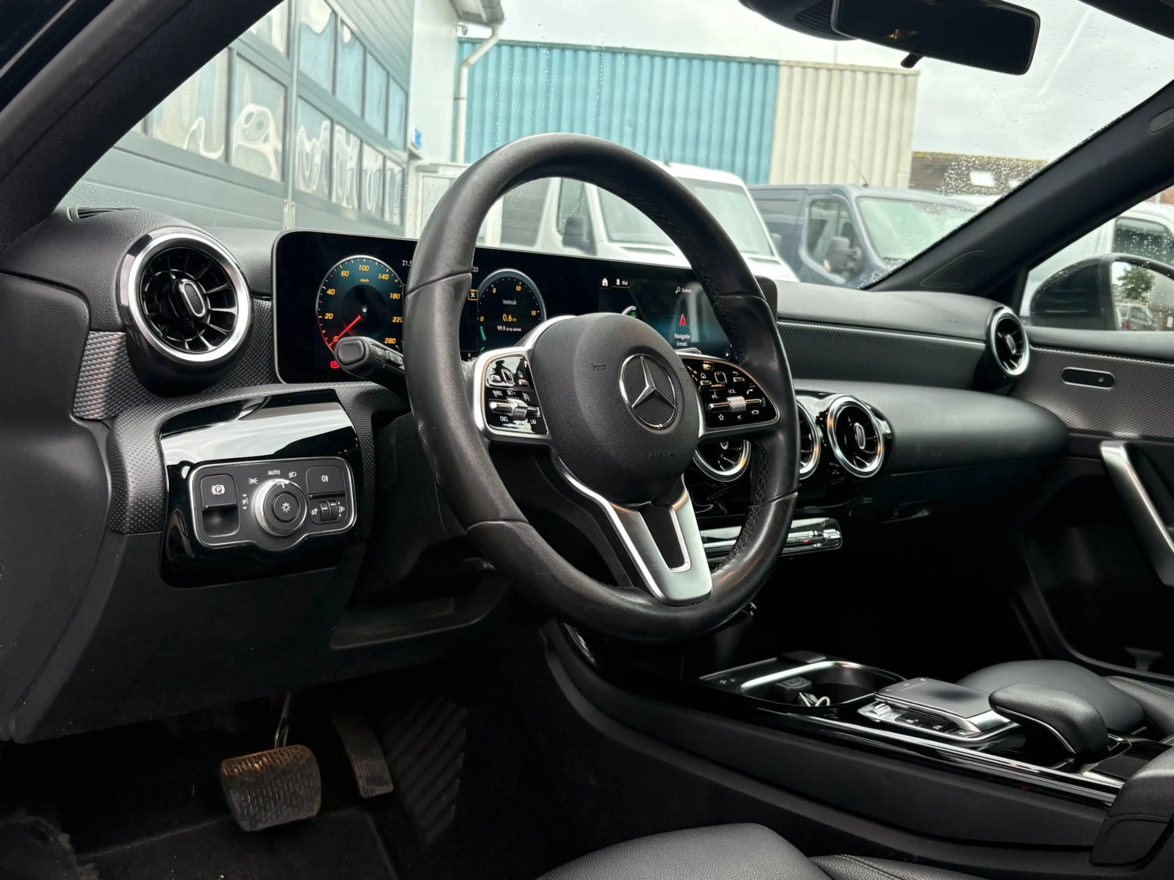Mercedes-Benz A 180 180d Autom. Premium+ Widescreen BTW — photo 2