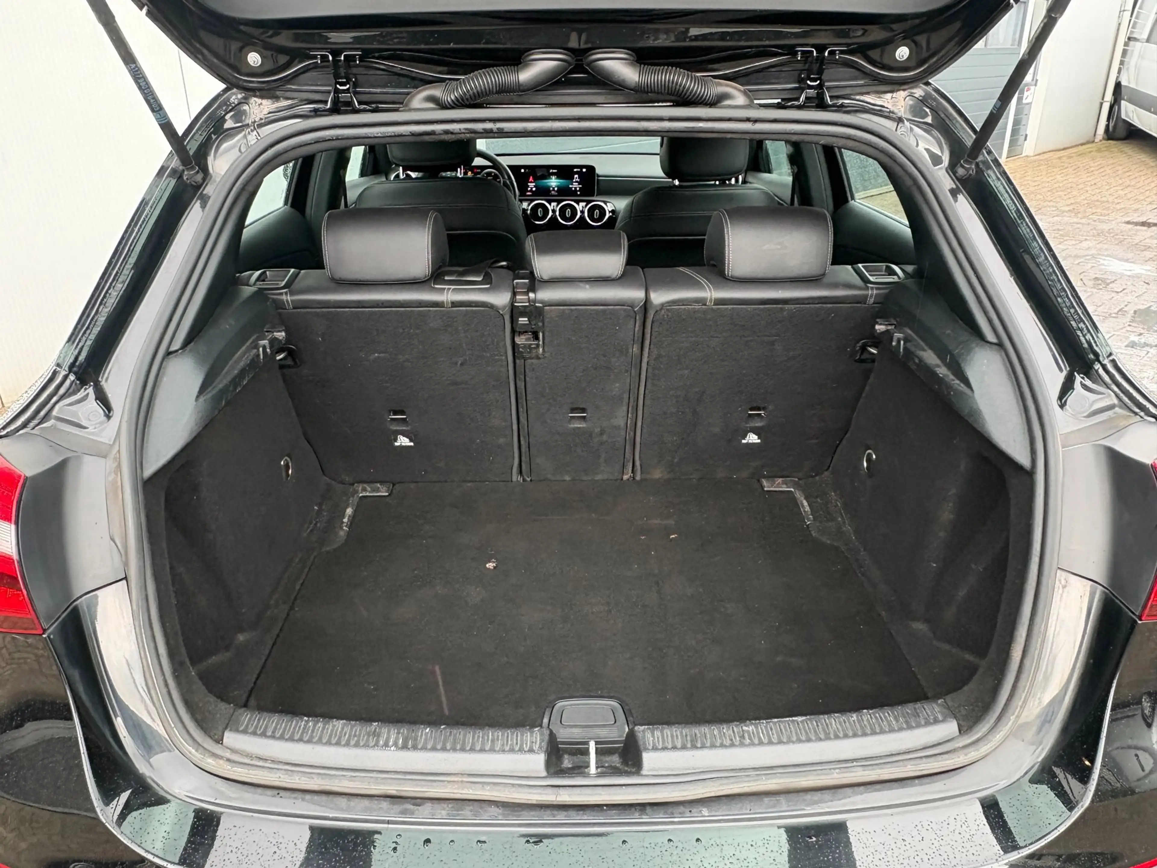 Mercedes-Benz A 180 180d Autom. Premium+ Widescreen BTW — photo 12