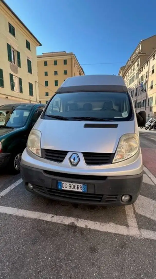 Renault Trafic Szary - 2