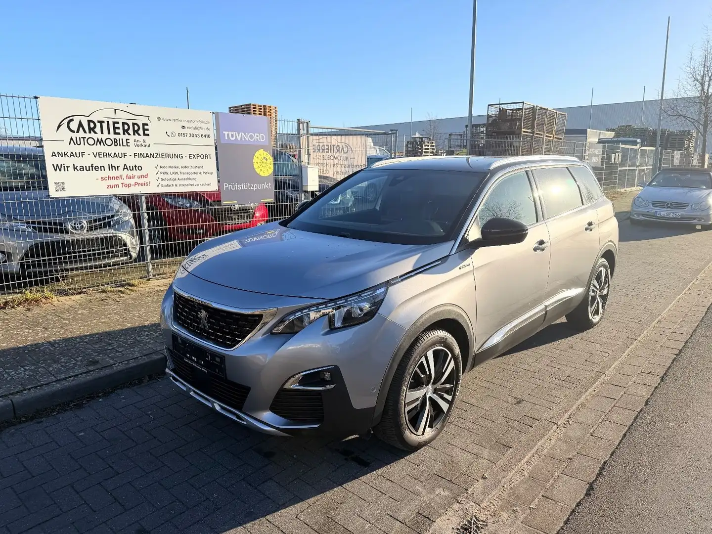 Peugeot 5008 Allure *GT-LINE*7-SITZER*LED*1.HAND*NAVI* Grau - 1