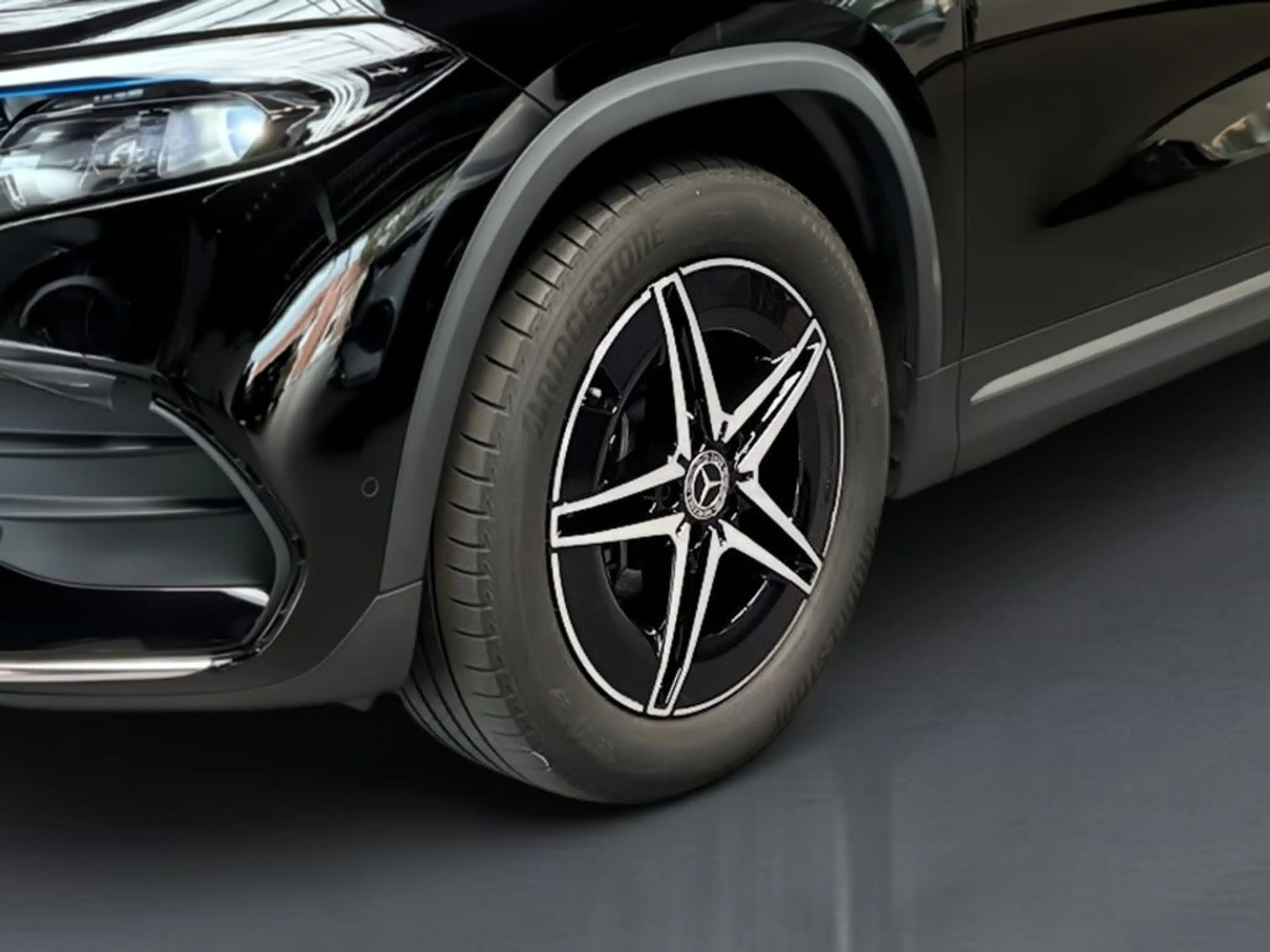 Mercedes-Benz EQA 250 AMG+MBUX+Ambiente+Totwinkel+KAMERA+AHK — photo 3