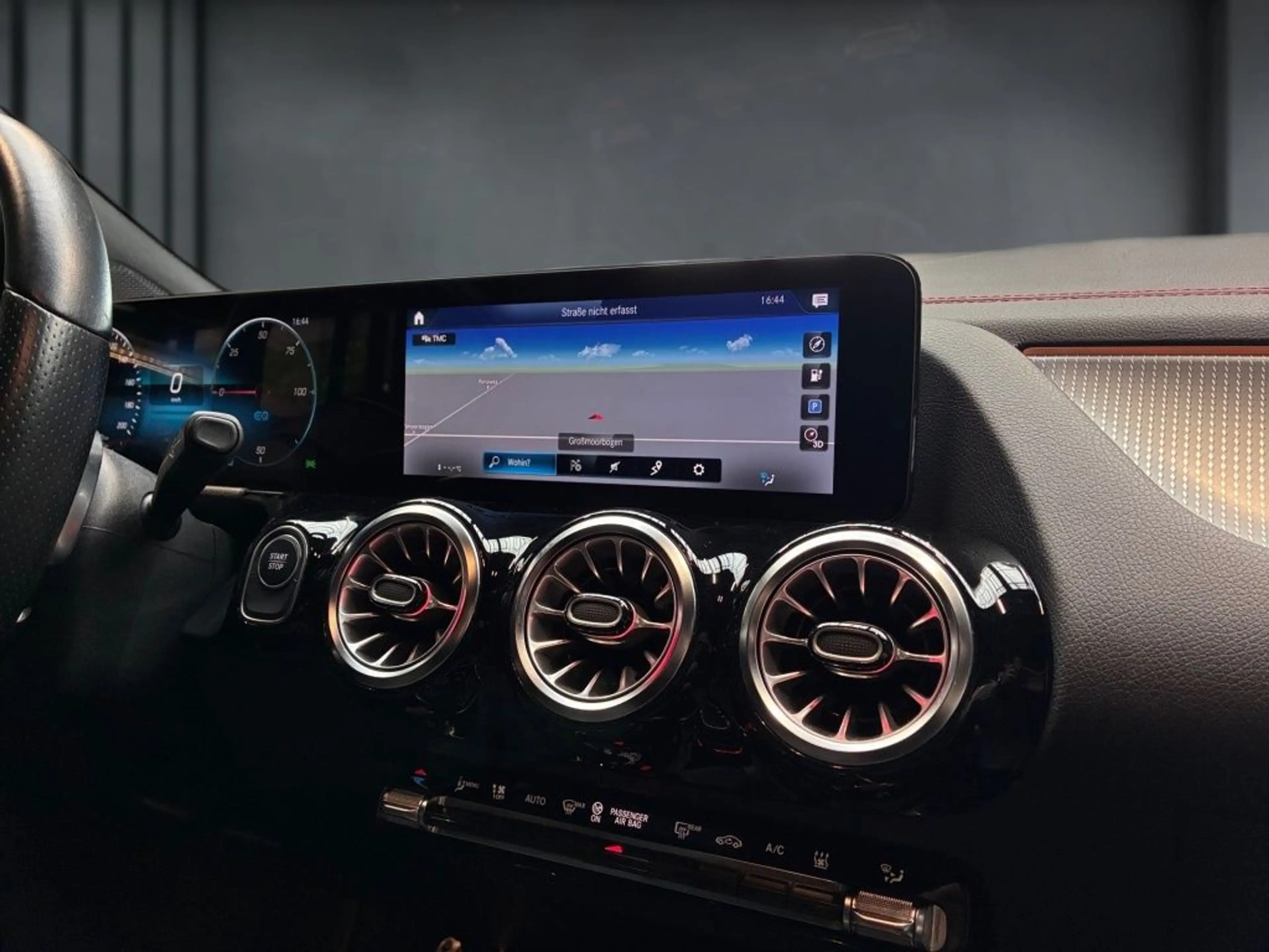 Mercedes-Benz EQA 250 AMG+MBUX+Ambiente+Totwinkel+KAMERA+AHK — photo 9
