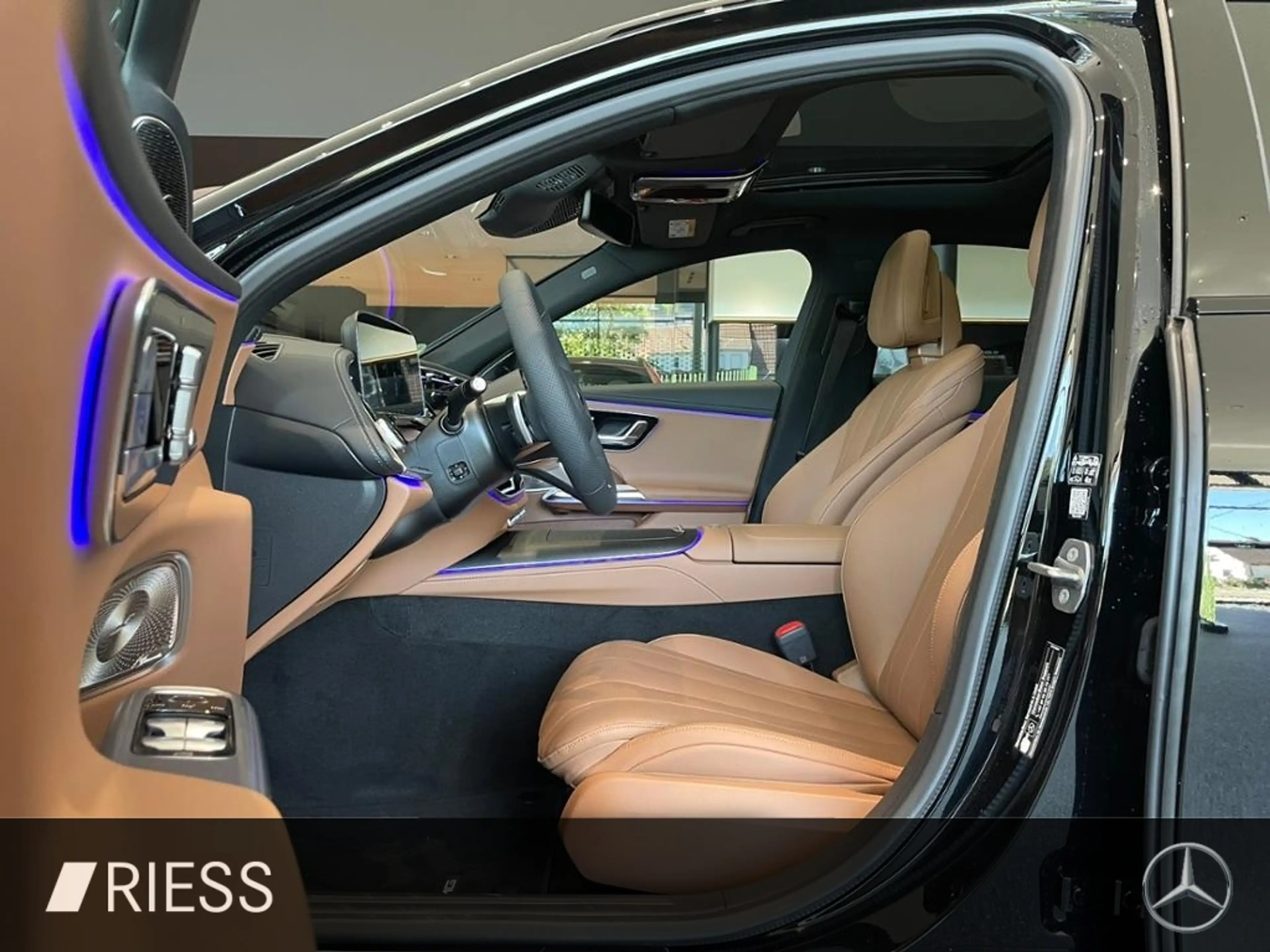 Mercedes-Benz E 400 e 4M AMG+PANO+HUD+AHK+AIRM+HA LENK+SUPERSC — photo 3