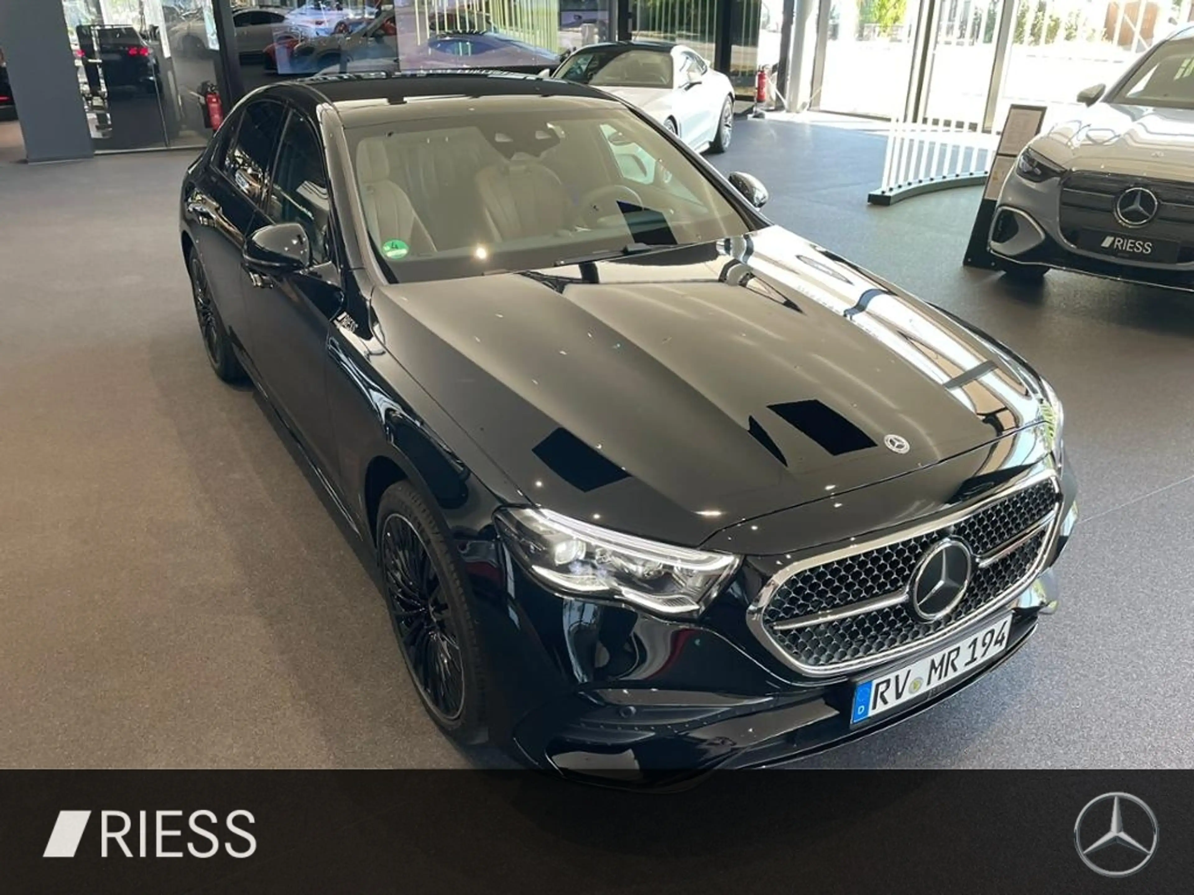 Mercedes-Benz E 400 e 4M AMG+PANO+HUD+AHK+AIRM+HA LENK+SUPERSC — photo 9