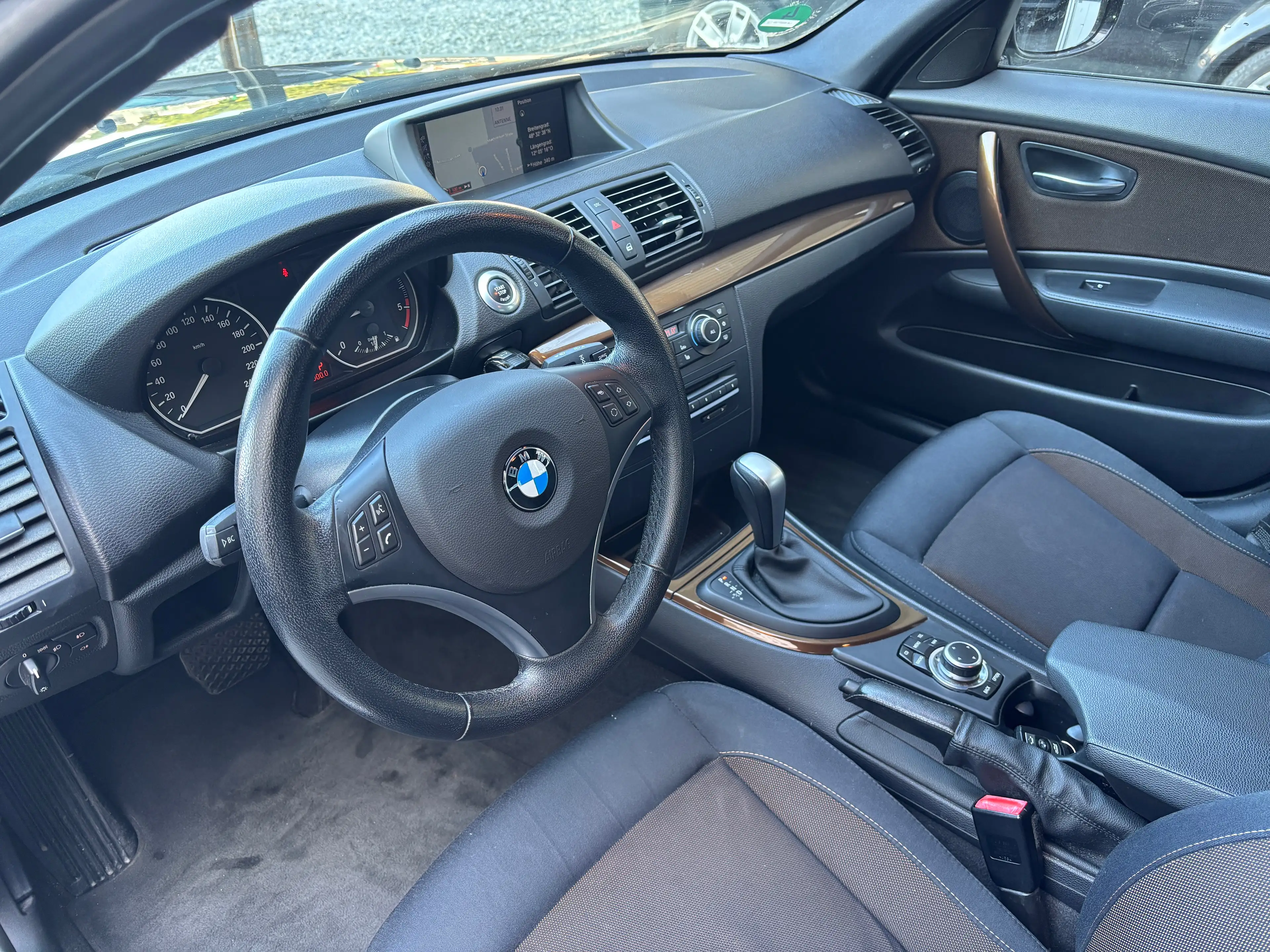 BMW 118 118d Automatik Sport/Navi/SHZ/Klimaautomatik — photo 14