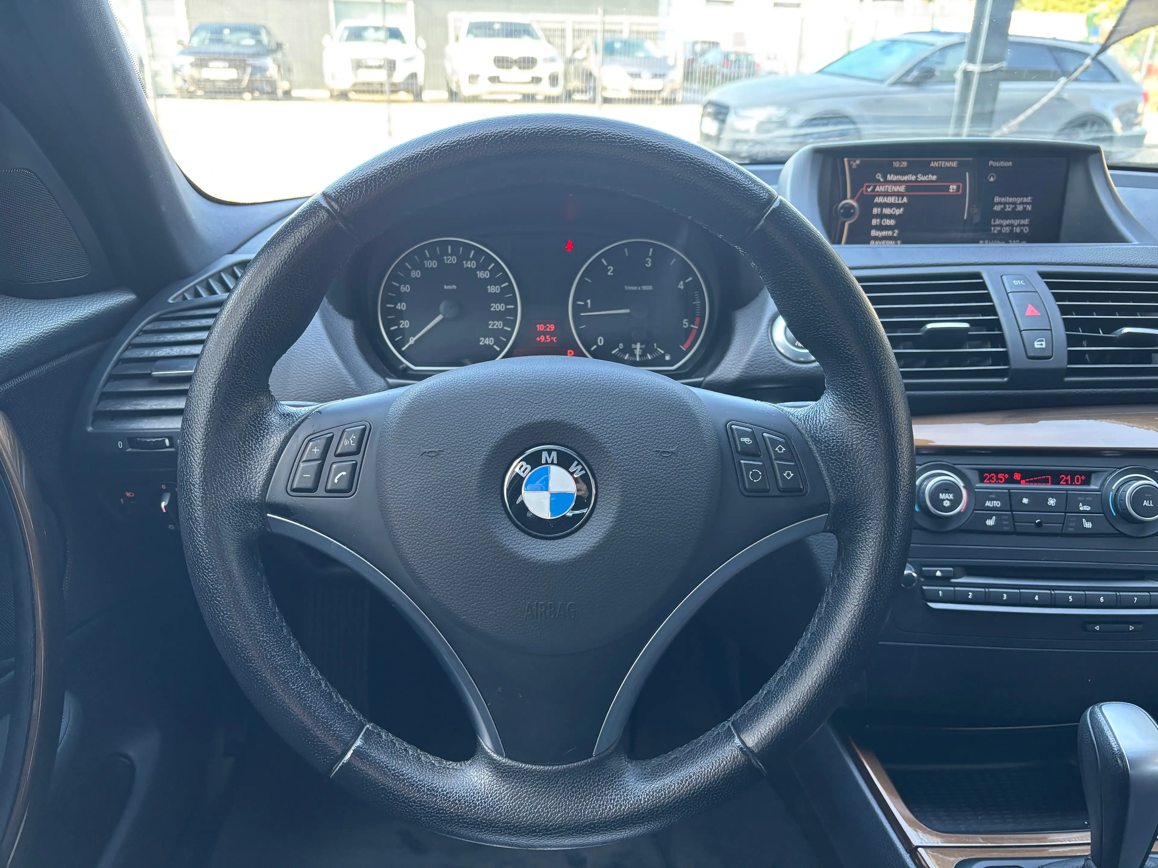 BMW 118 118d Automatik Sport/Navi/SHZ/Klimaautomatik — photo 8