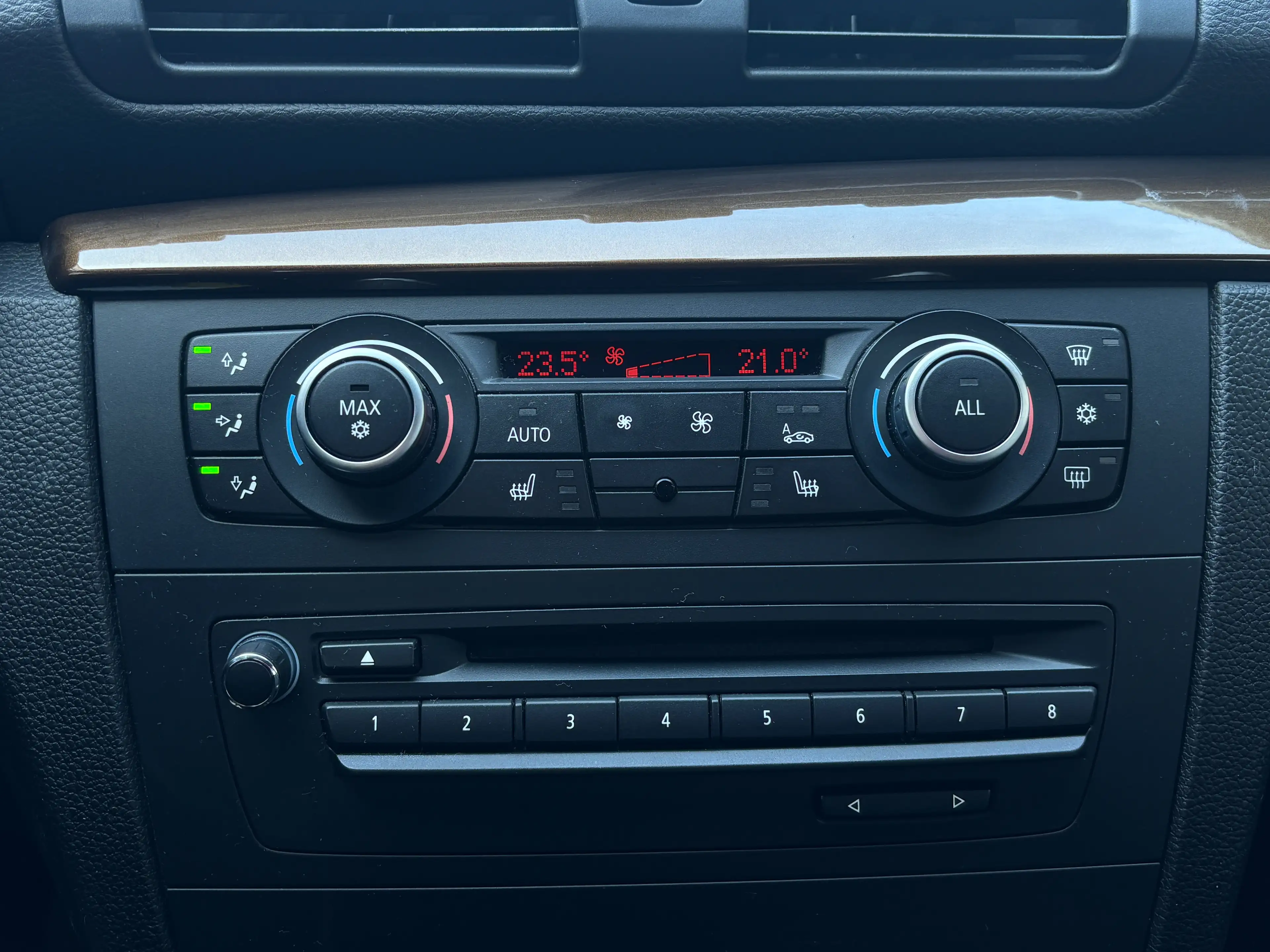 BMW 118 118d Automatik Sport/Navi/SHZ/Klimaautomatik — photo 10