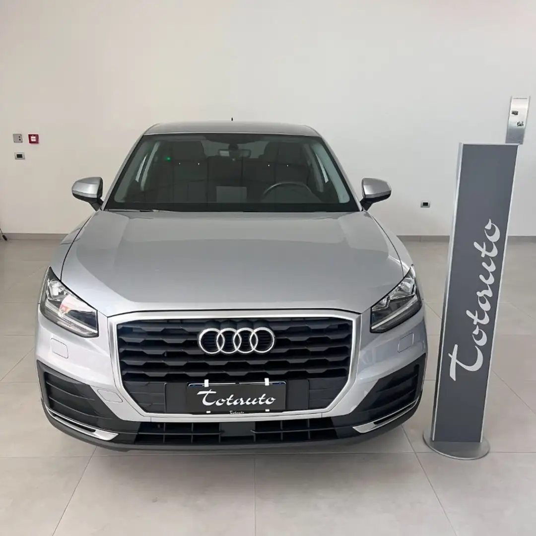 Audi Q2 1.6 TDI S tronic Business Argento - 2