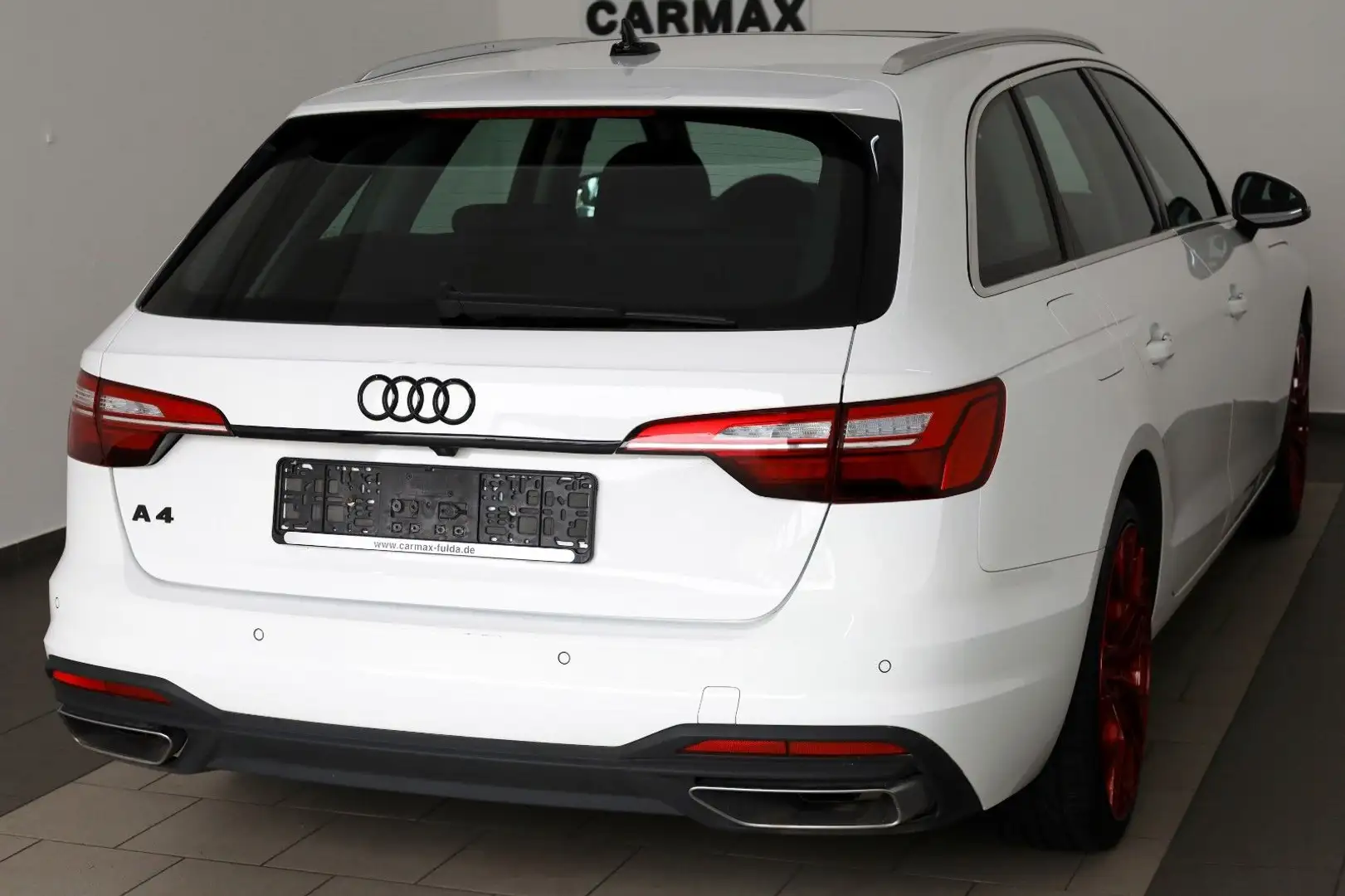 Audi A4 Avant 35 TFSI Navi,LED,Panorama,Kamera,SR+WR Weiß - 2
