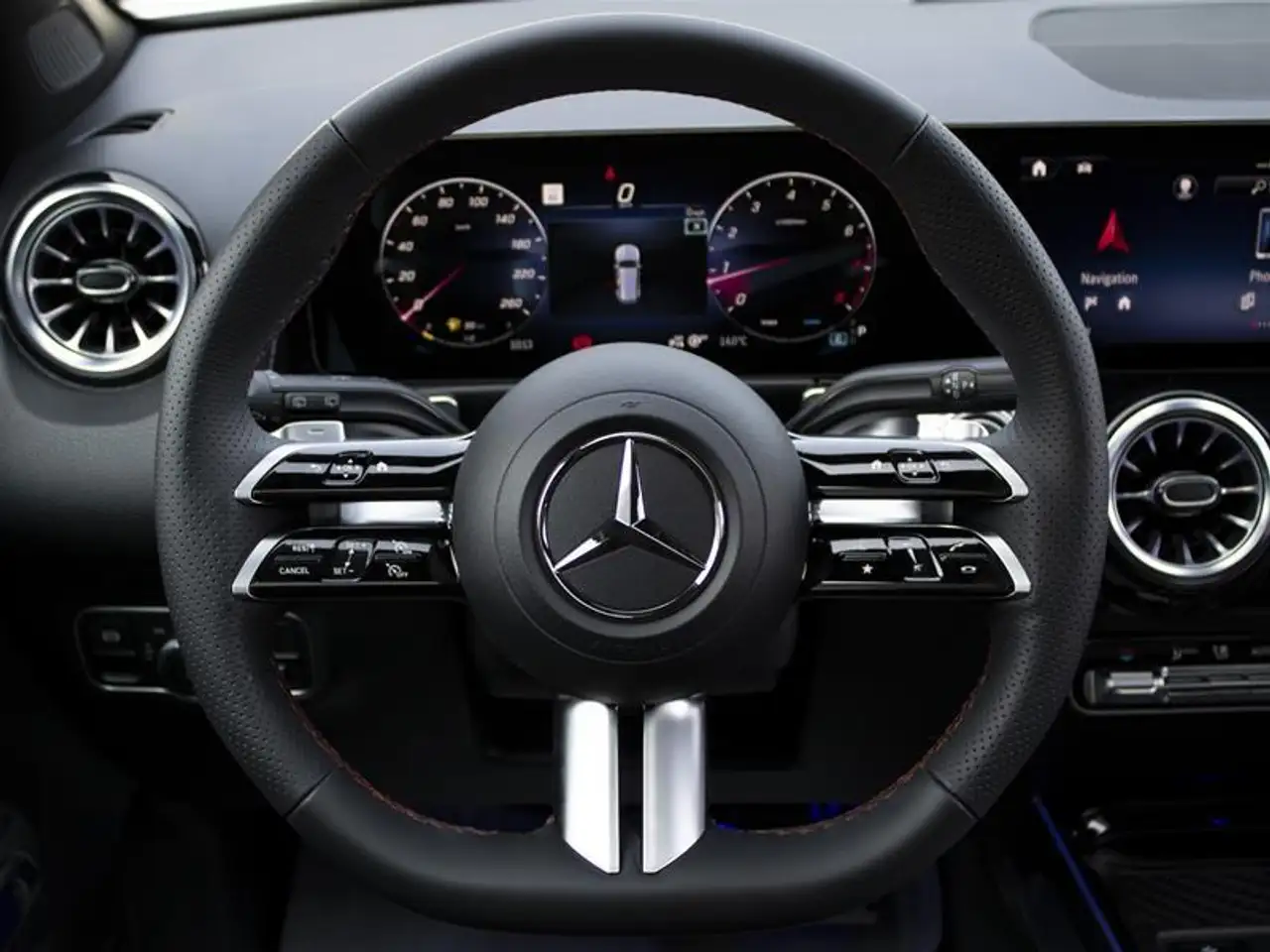 Mercedes-Benz GLB снимка Mercedes-Benz GLB