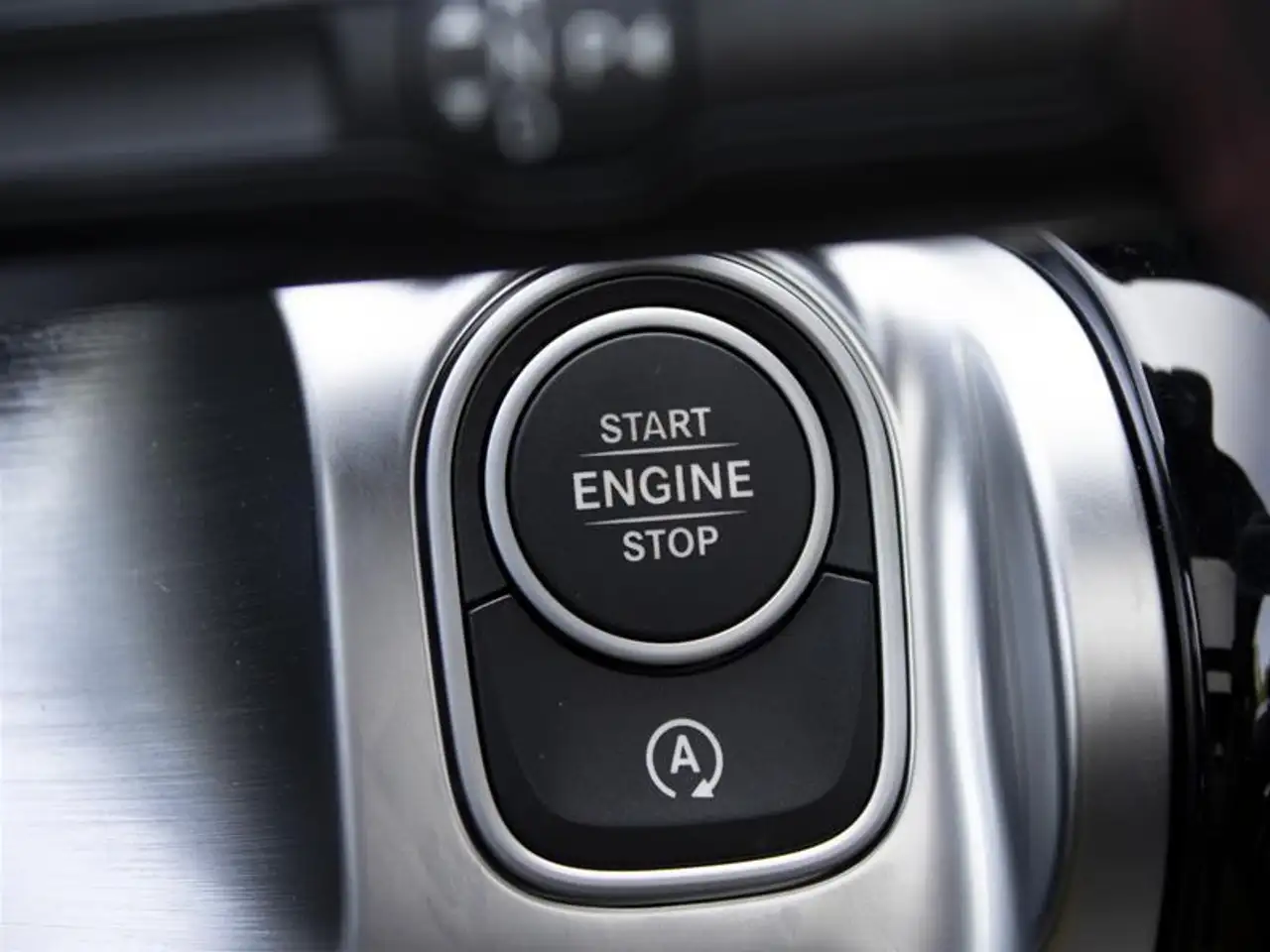 Mercedes-Benz GLB снимка Mercedes-Benz GLB