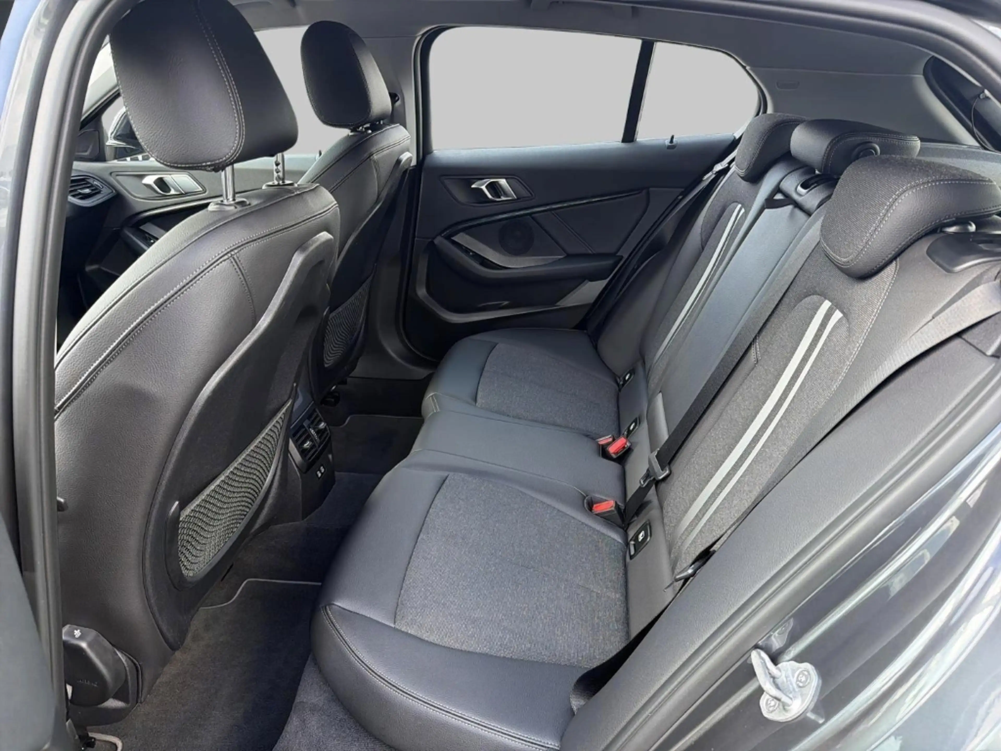 BMW 120 d Aut. Sport Line LED HiFi CarPlay PDC — photo 8