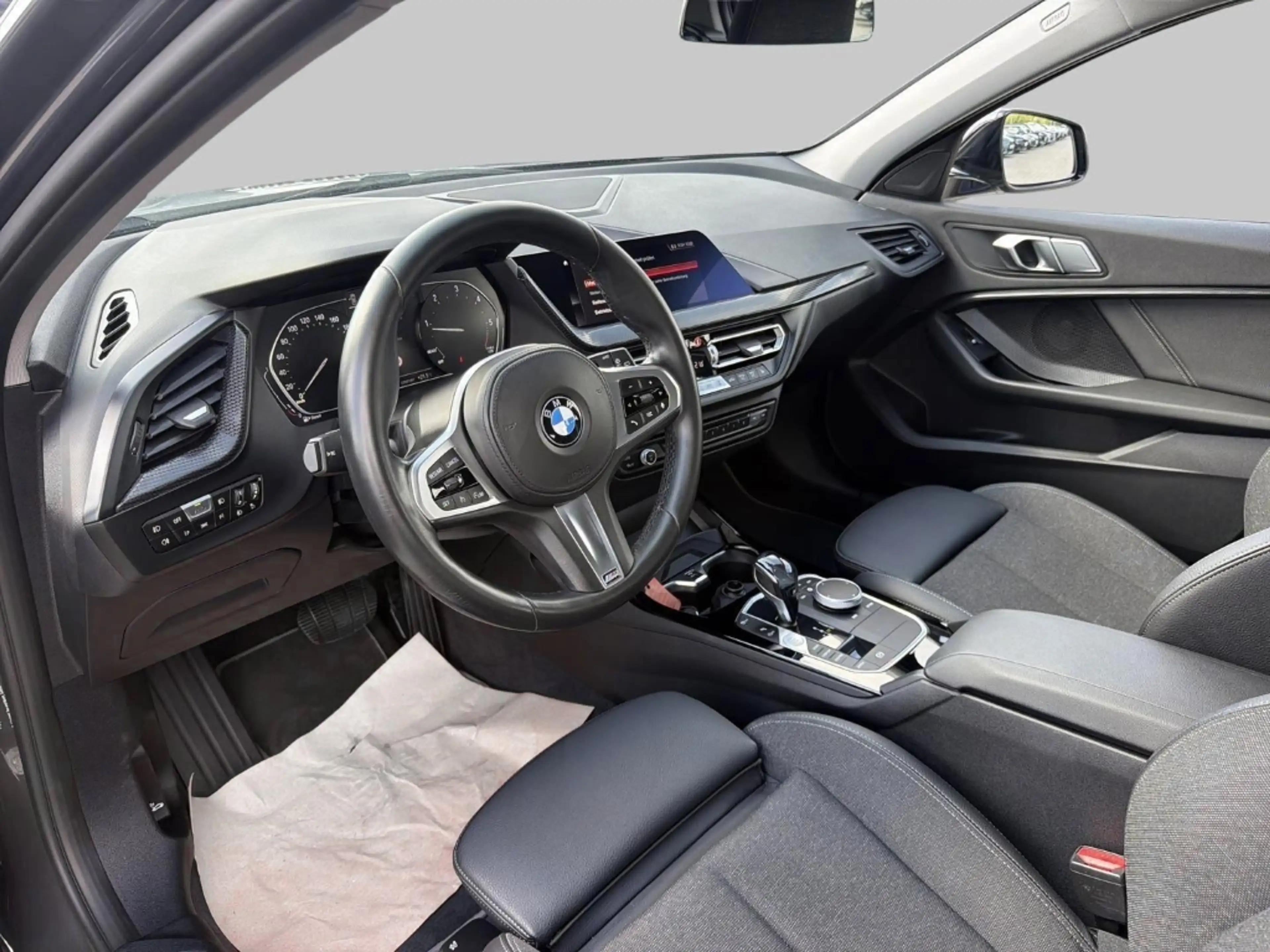 BMW 120 d Aut. Sport Line LED HiFi CarPlay PDC — photo 7