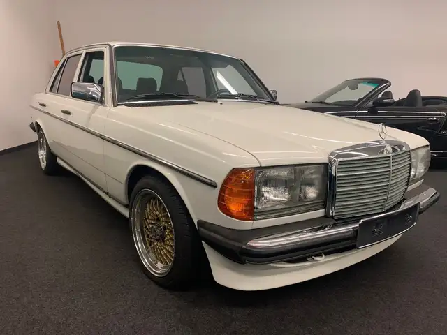 Mercedes-Benz 200 V8 5.0 (W123) H-KENNZEICHEN