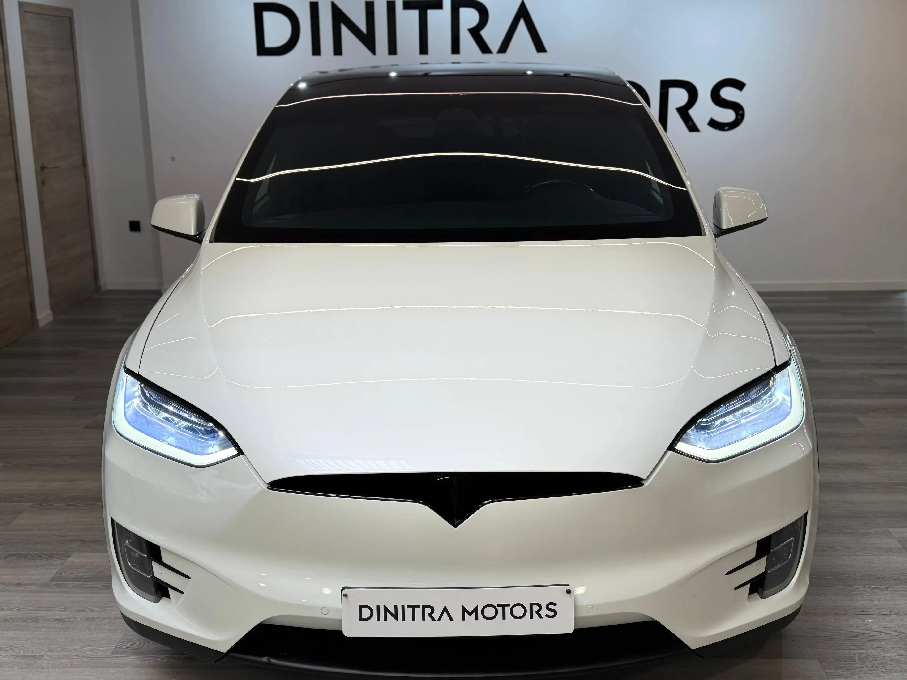 Tesla Model X — photo 2
