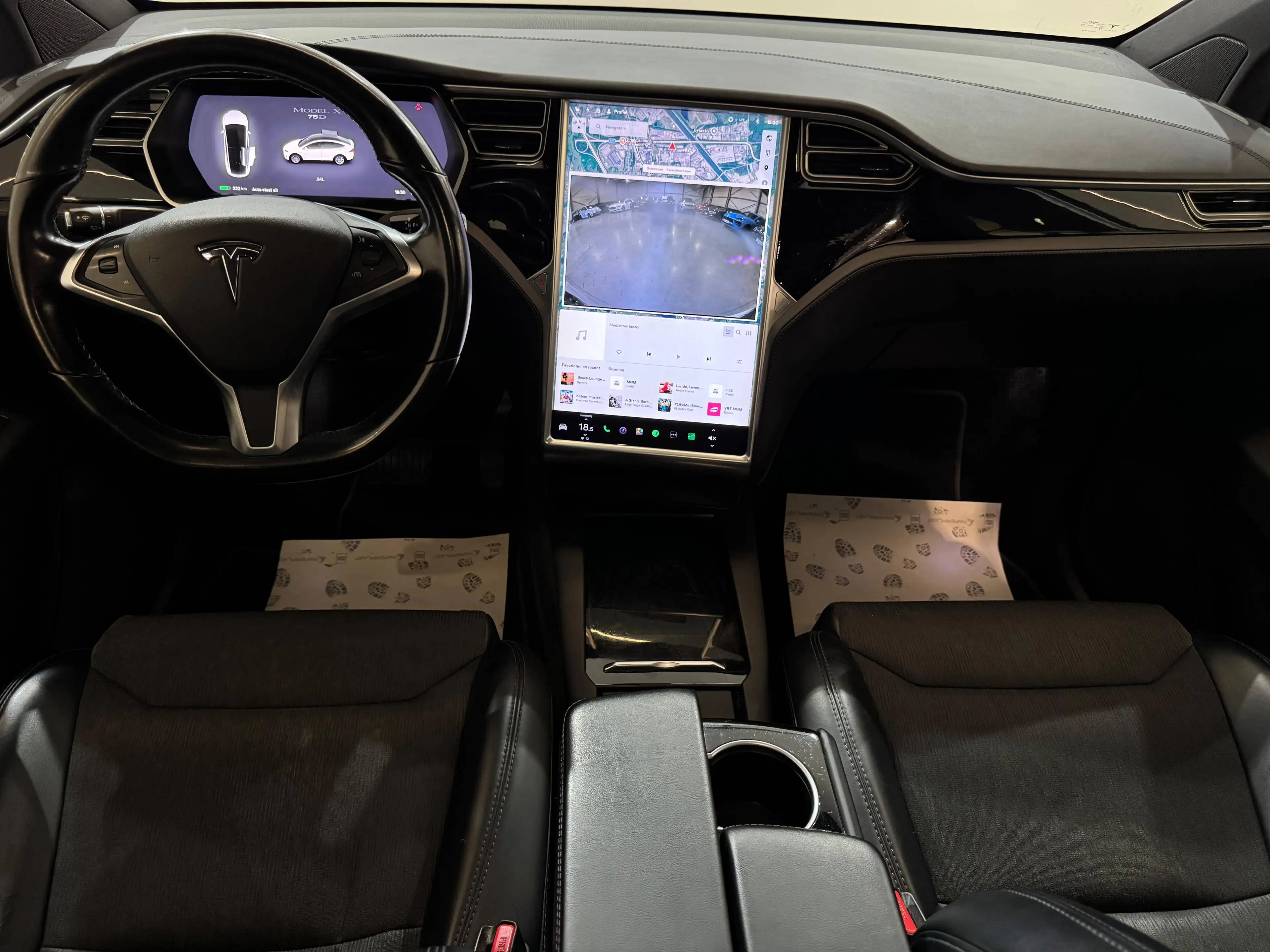 Tesla Model X — photo 13