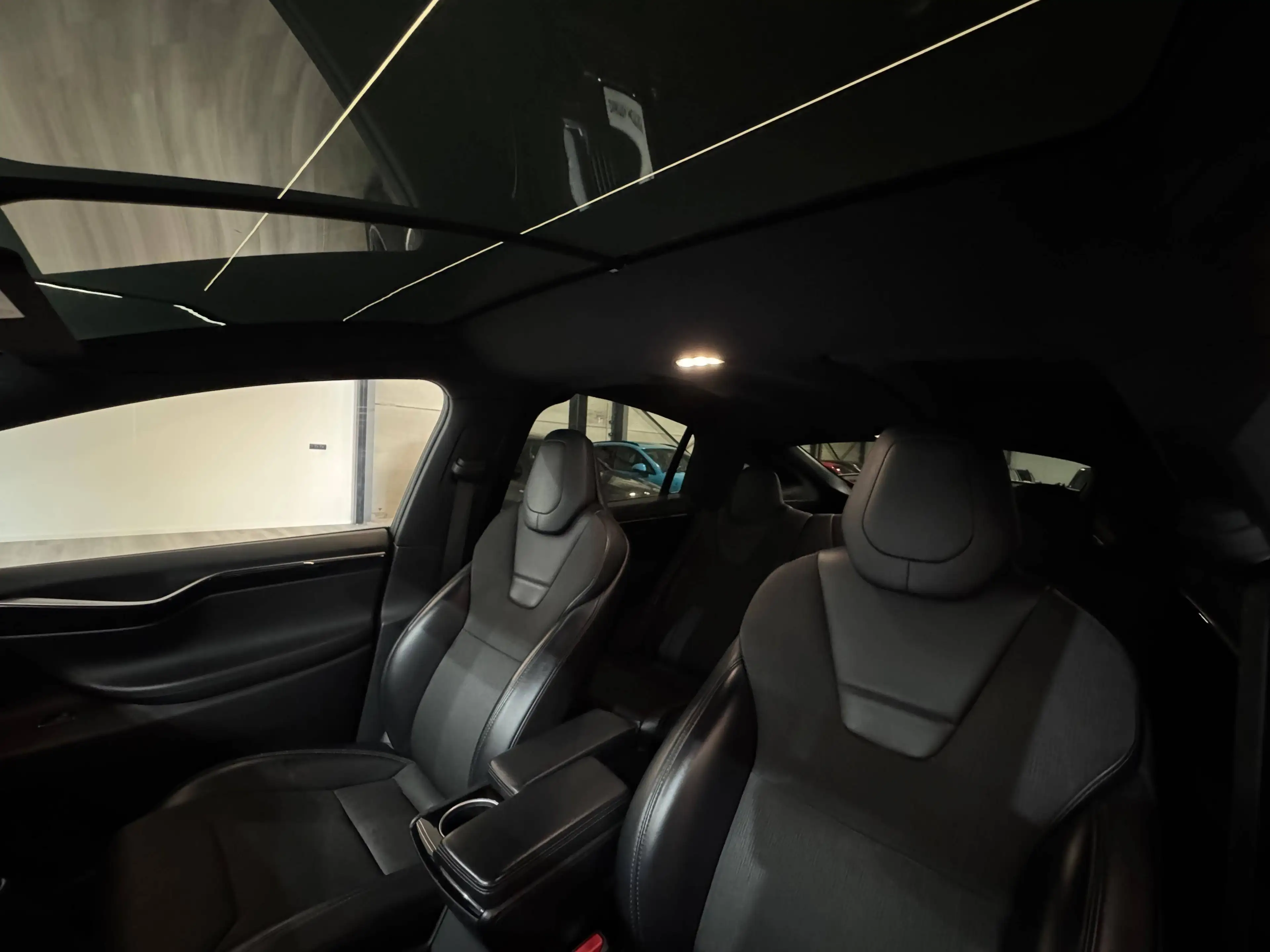 Tesla Model X — photo 12