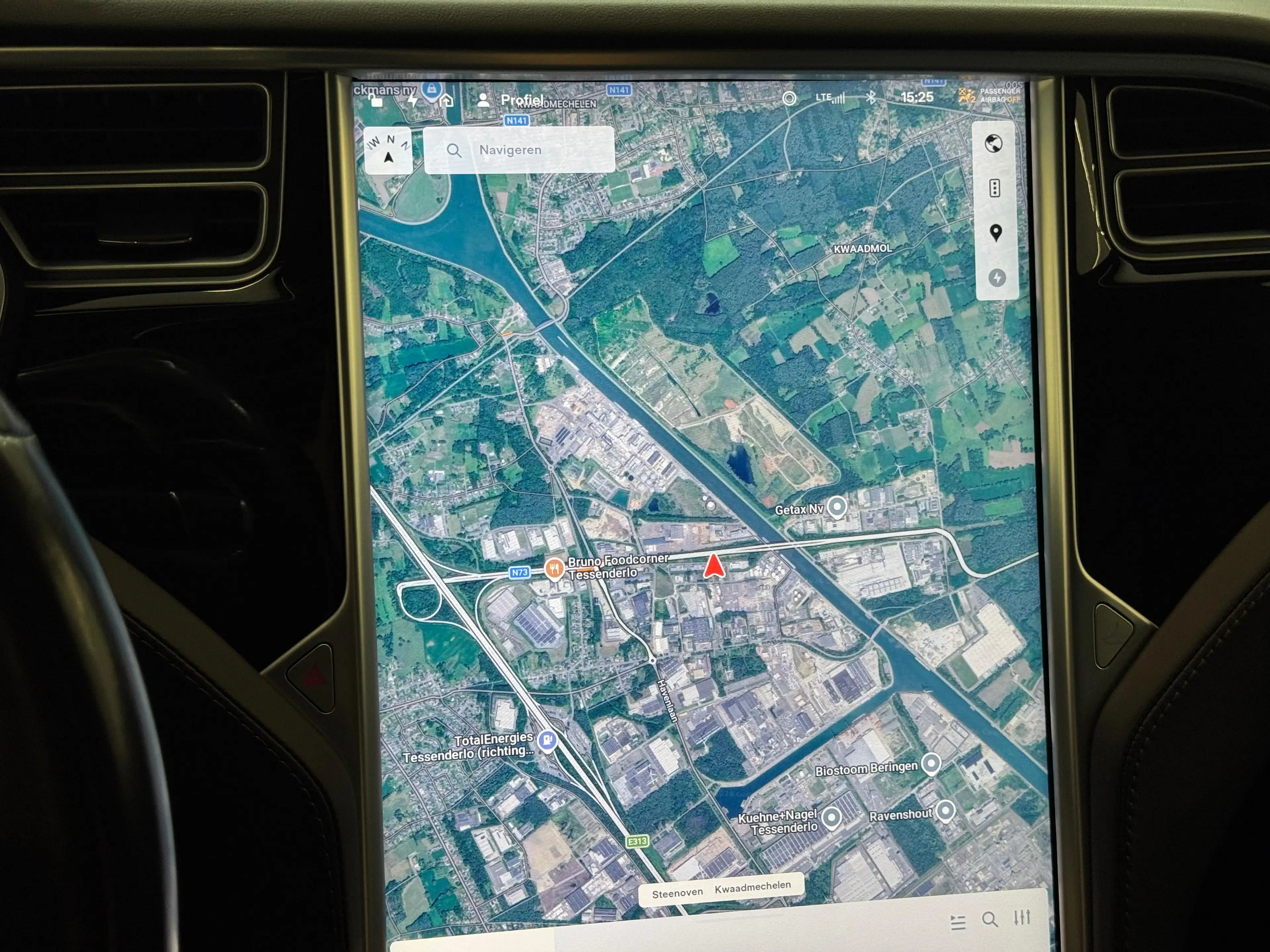 Tesla Model X — photo 15