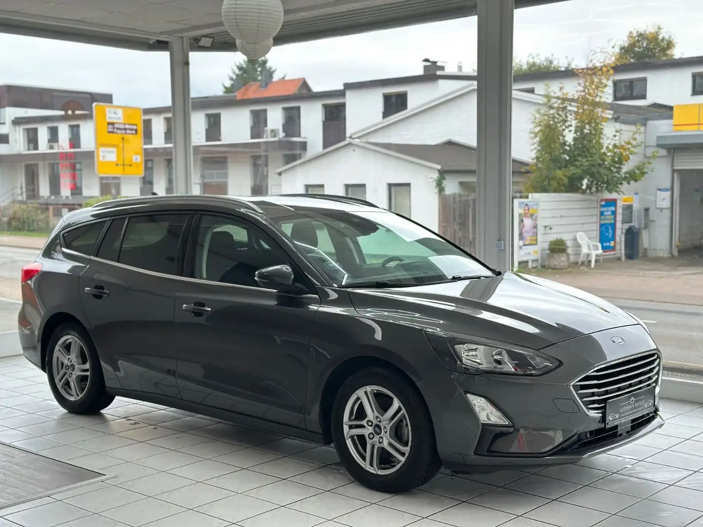 Ford Focus Turnier 1.5* 120 PS*Navi*Scheckheft*PDC* Grau - 1