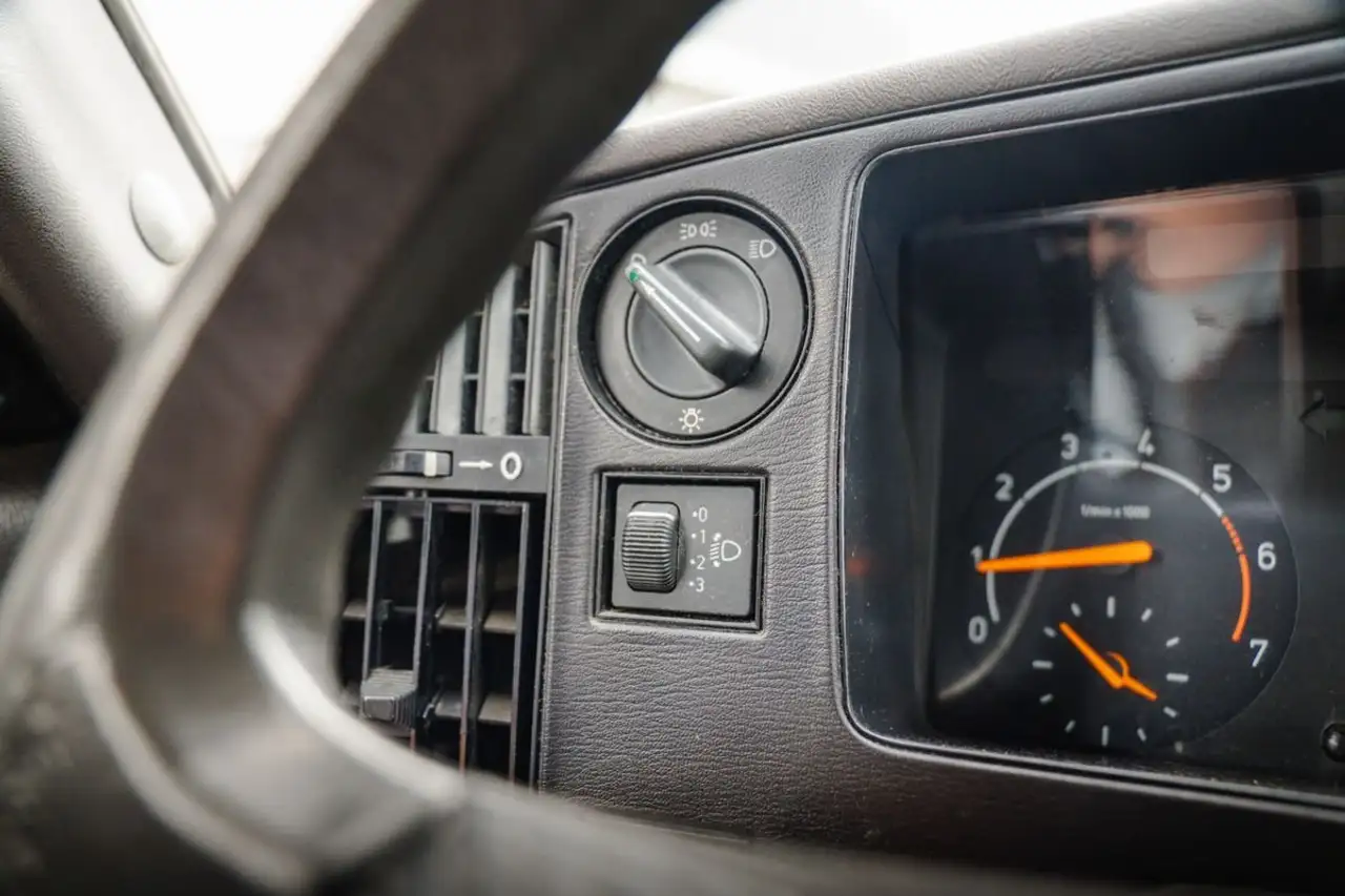 Saab 900 2.0i-16, foto 12