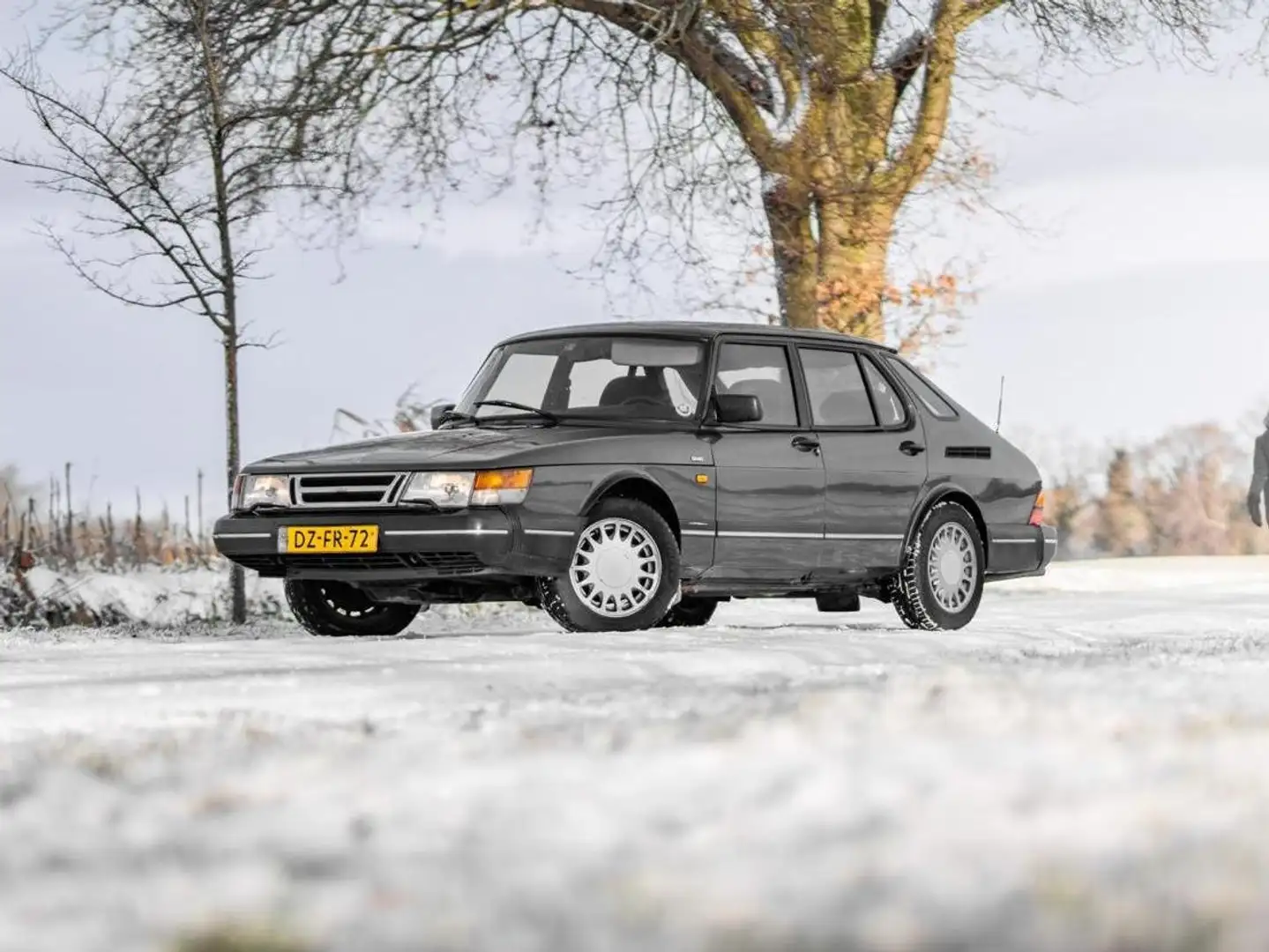Saab 900 2.0i-16 Grau - 1