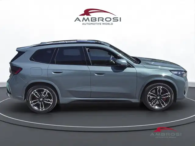 BMW X1 view 5