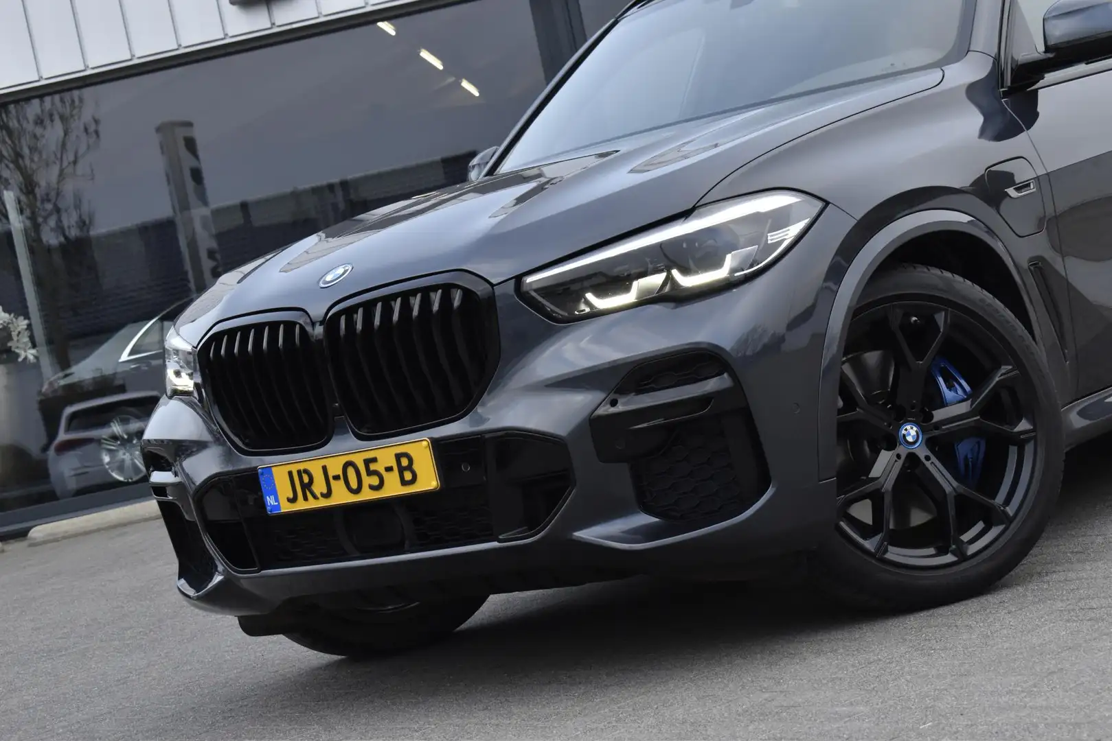BMW X5 xDrive45e High Executive M-Pakket BTW Pano Grau - 2