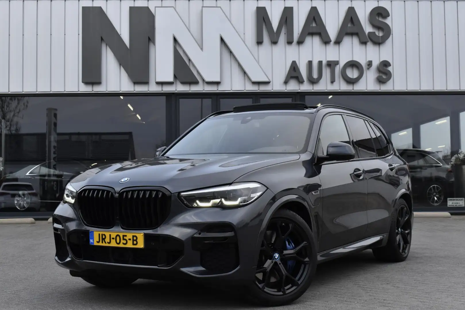 BMW X5 xDrive45e High Executive M-Pakket BTW Pano Grau - 1