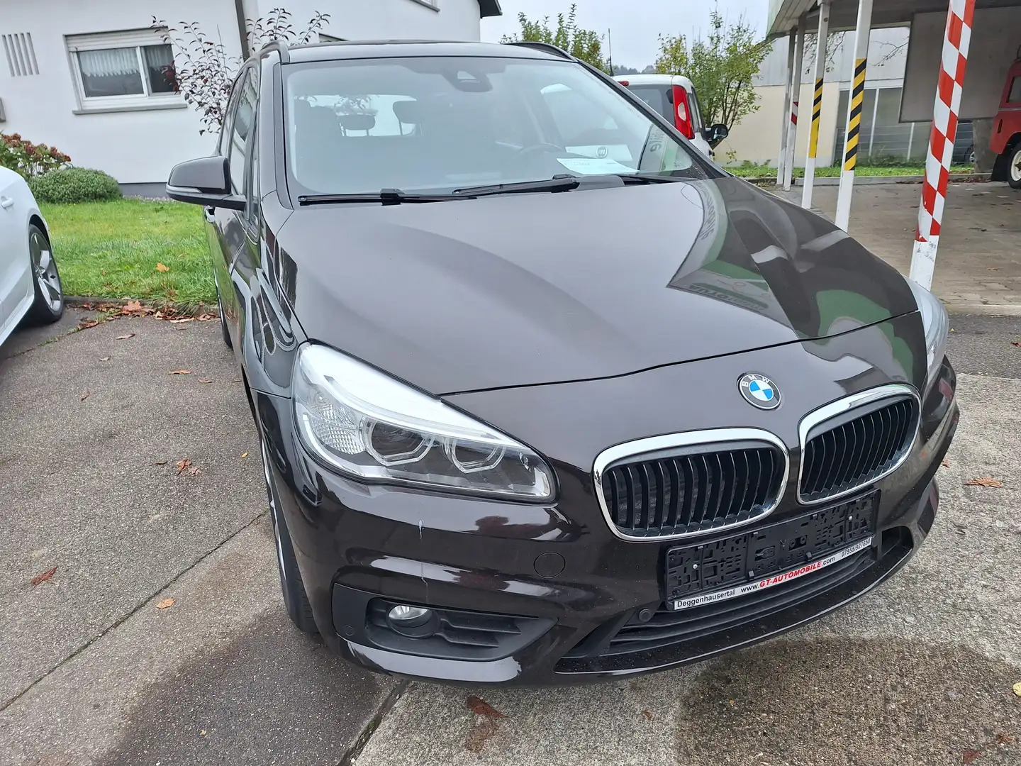 BMW 218 218 d xDrive Advantage Braun - 1