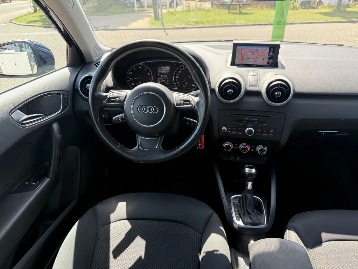 Audi A1 1.4 TFSI pro line business navi airco Blauw - 2