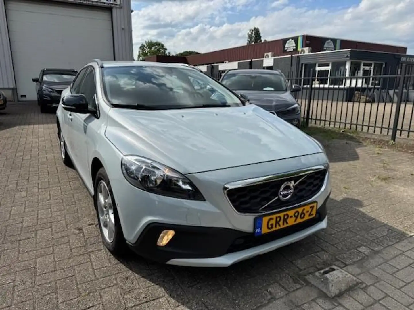 Volvo V40 Cross Country 1.6 T4 Momentum Nette Auto 12 mnd Garantie Gri - 2