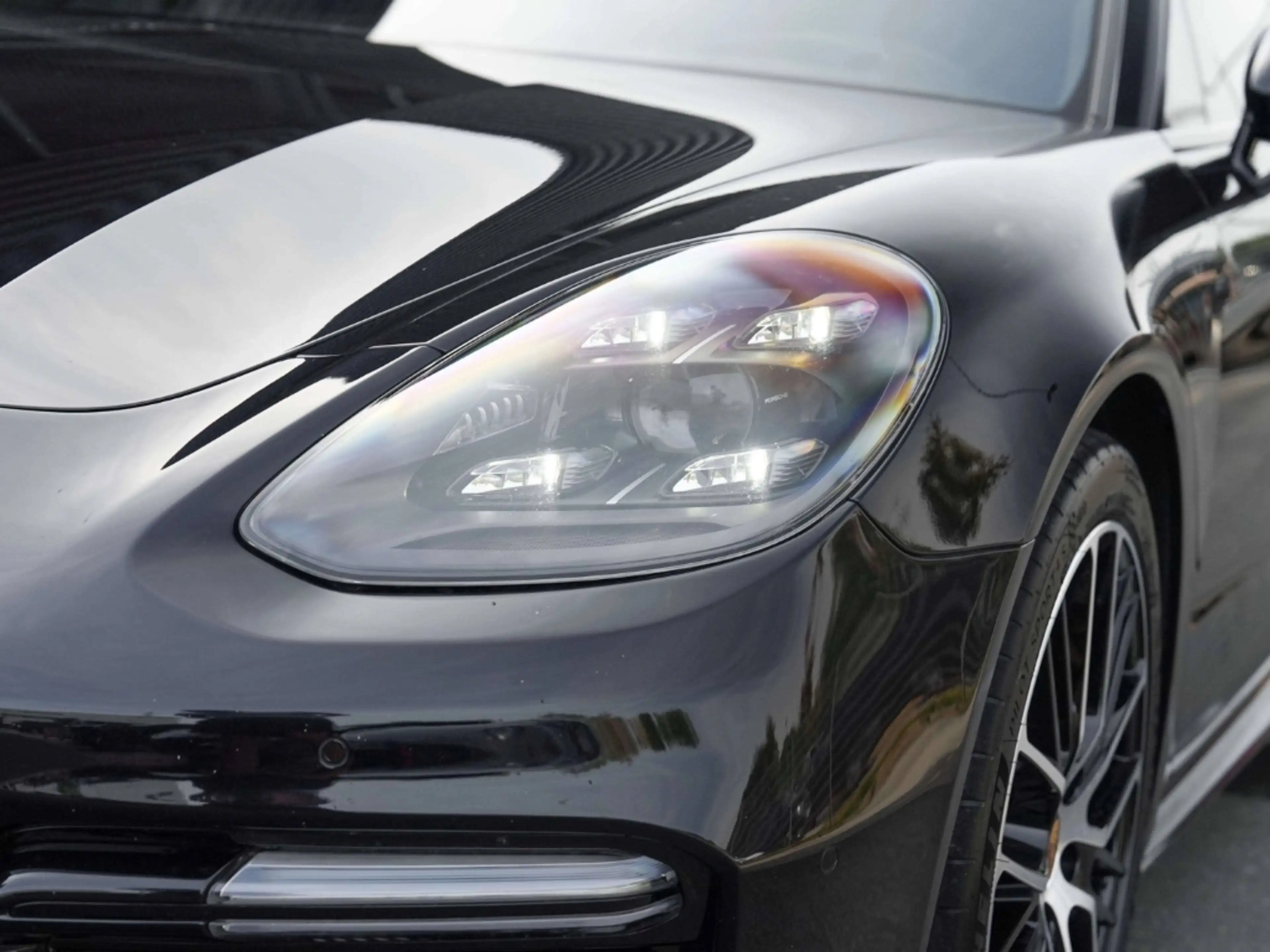 Porsche Panamera Turbo S Sport Turismo — photo 9