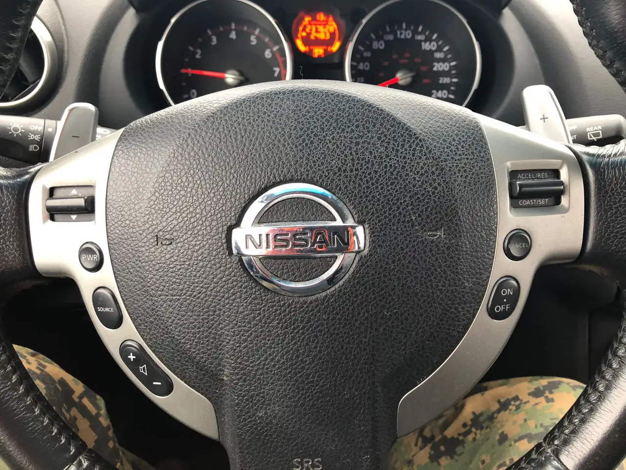 Nissan Rogue снимка Nissan Rogue