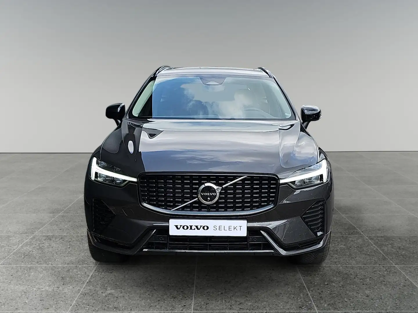 Volvo XC60 2.0 T6 Plug-in hybrid AWD Plus Dark | Trekhaak | 3 Grijs - 2