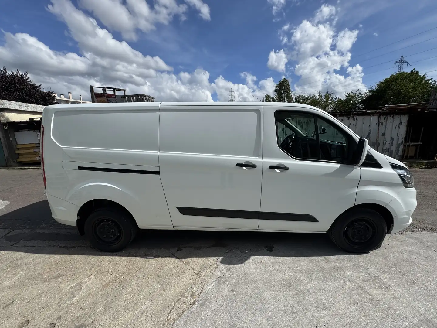 Ford Transit Custom FOURGON 320 L2H1 2.0 131CH - 1
