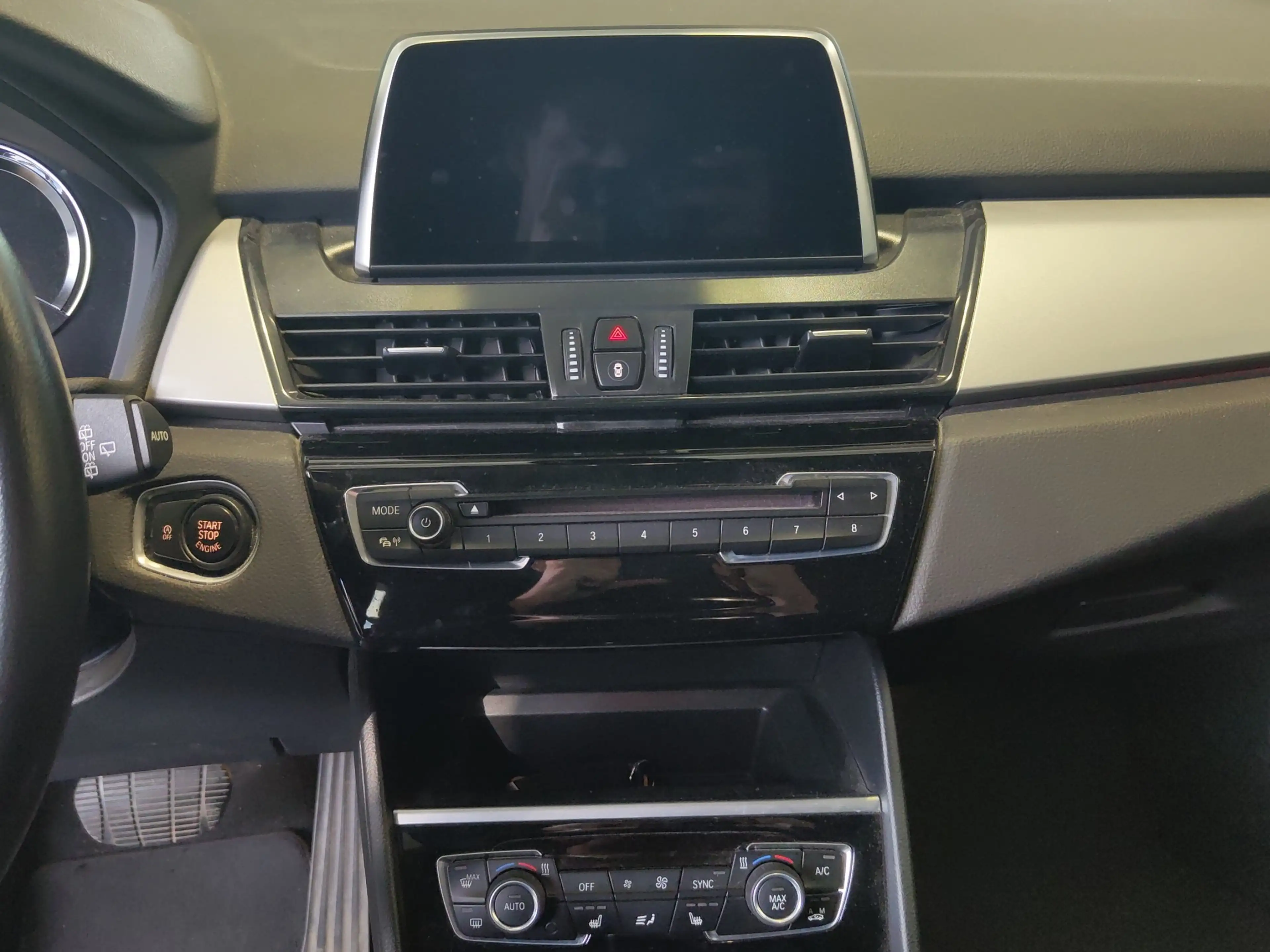 BMW 220 220d A xDr Gran Tourer AHK/NAVI/LED/SH/7-SITZER — photo 11