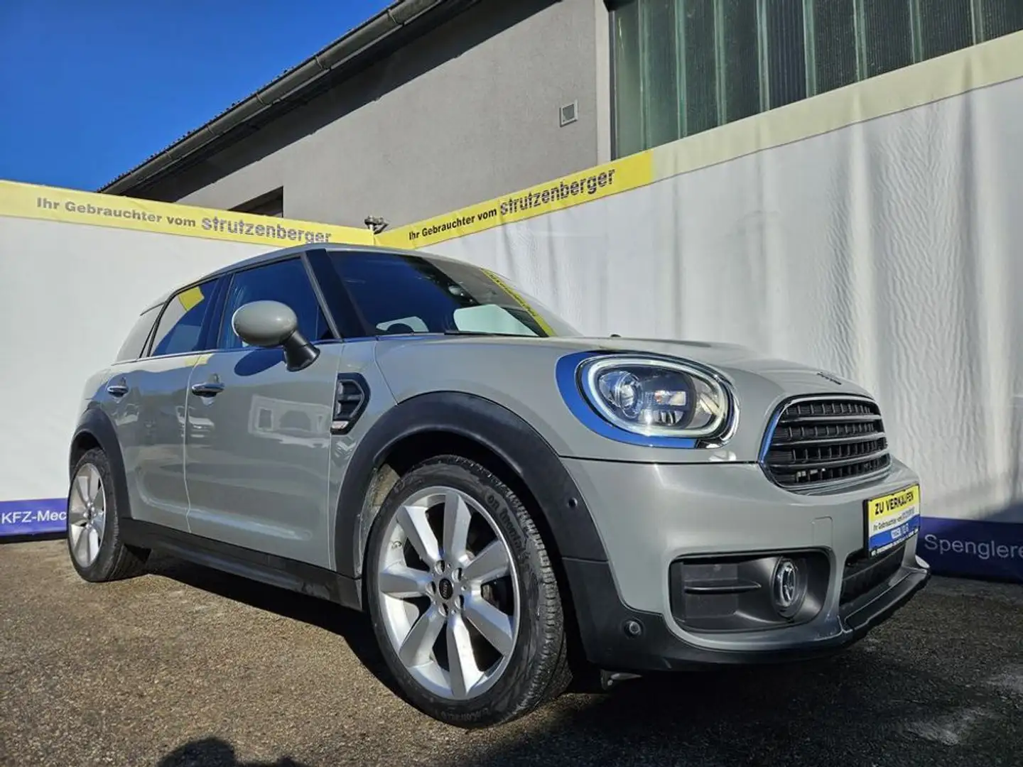 MINI One Countryman 1,5 F60 102PS Grau - 2