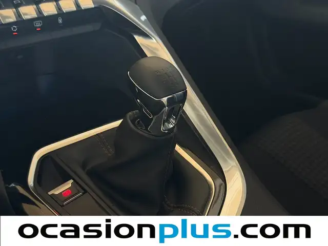 Peugeot 3008 view 5